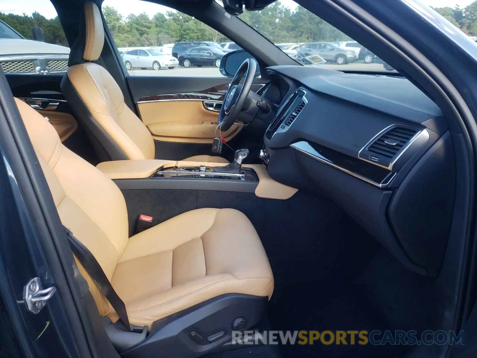 5 fotografías del automóvil dañado YV4A22PK2K1436912 VOLVO XC90 2019