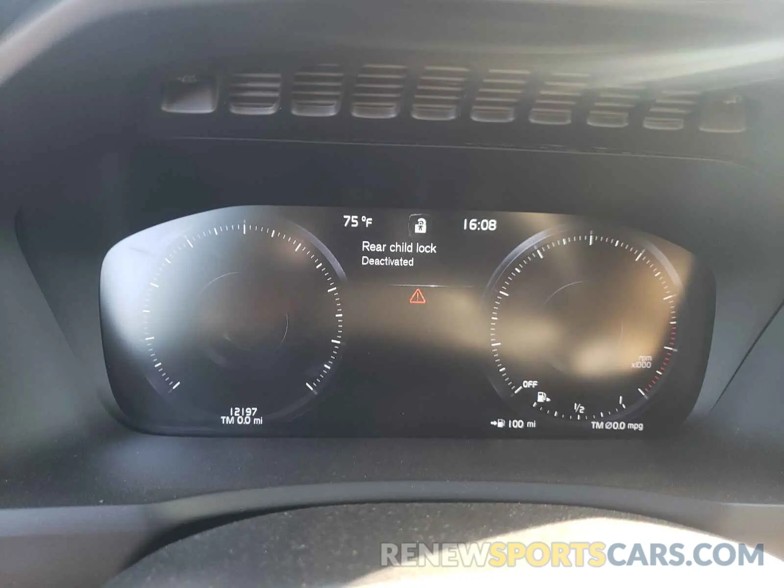 8 fotografías del automóvil dañado YV4A22PK2K1436912 VOLVO XC90 2019