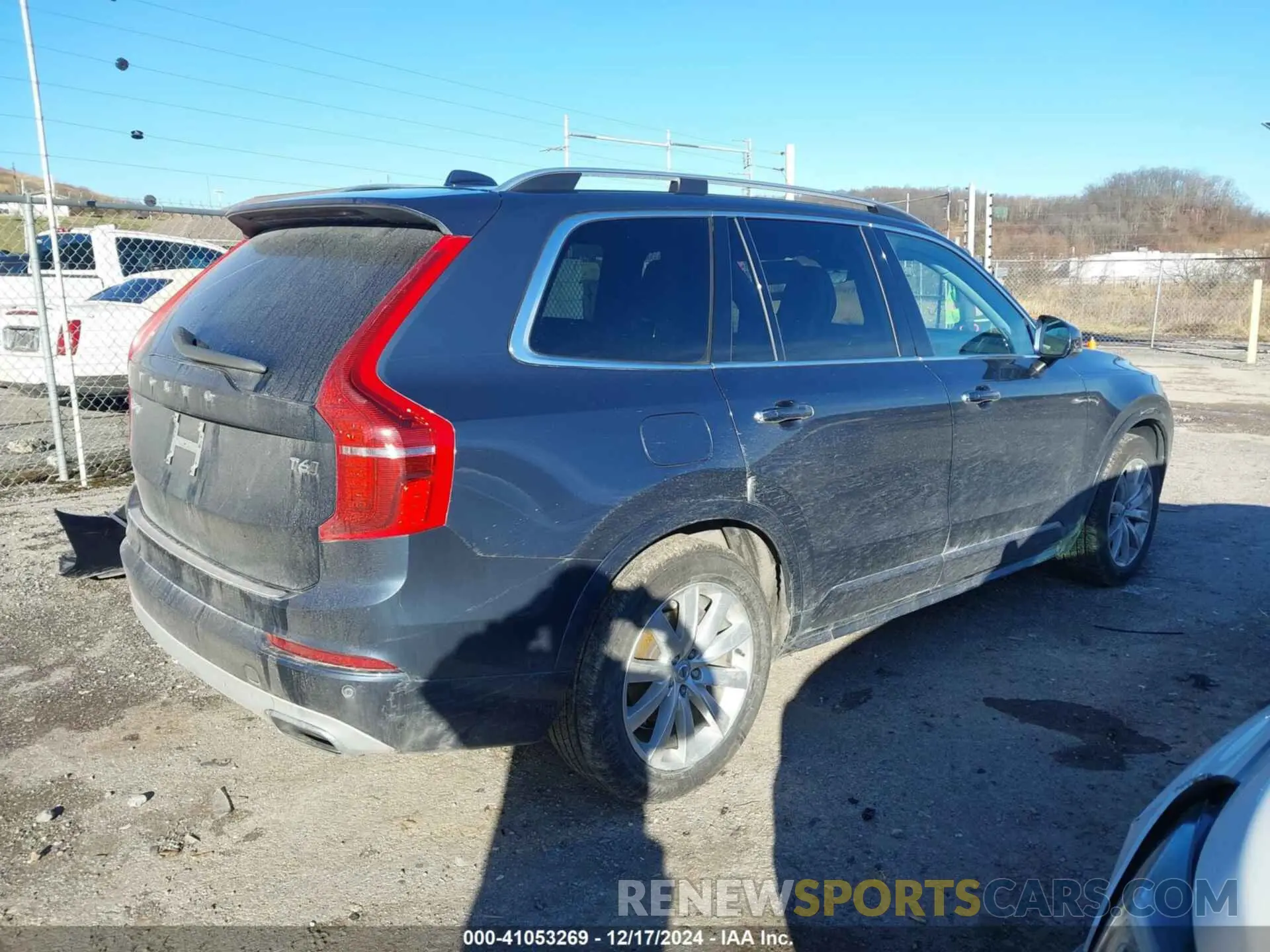 4 fotografías del automóvil dañado YV4A22PK6K1495557 VOLVO XC90 2019