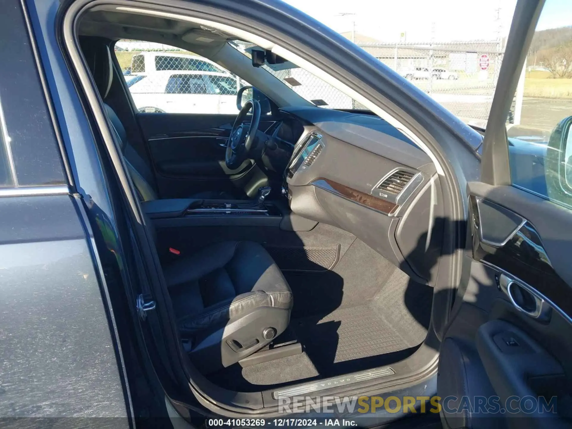 5 fotografías del automóvil dañado YV4A22PK6K1495557 VOLVO XC90 2019