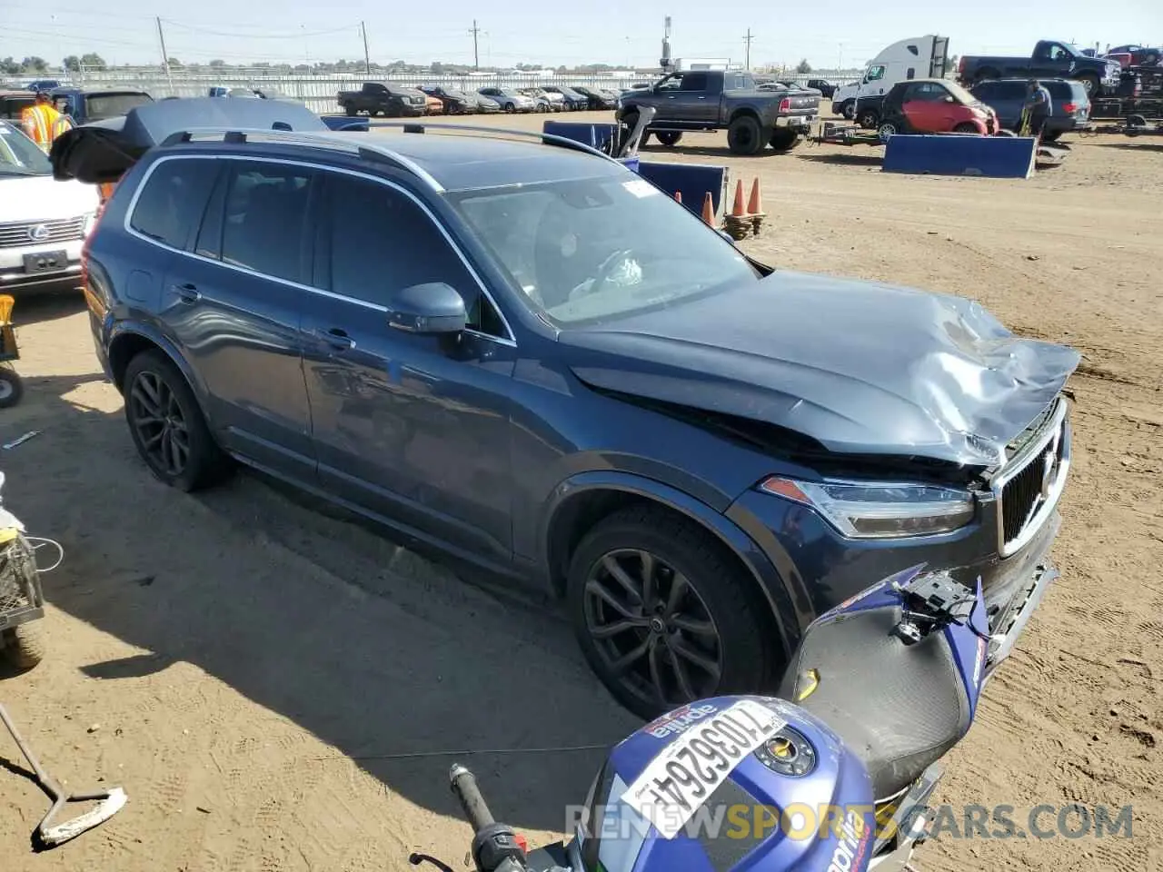 4 fotografías del automóvil dañado YV4A22PKXK1417105 VOLVO XC90 2019