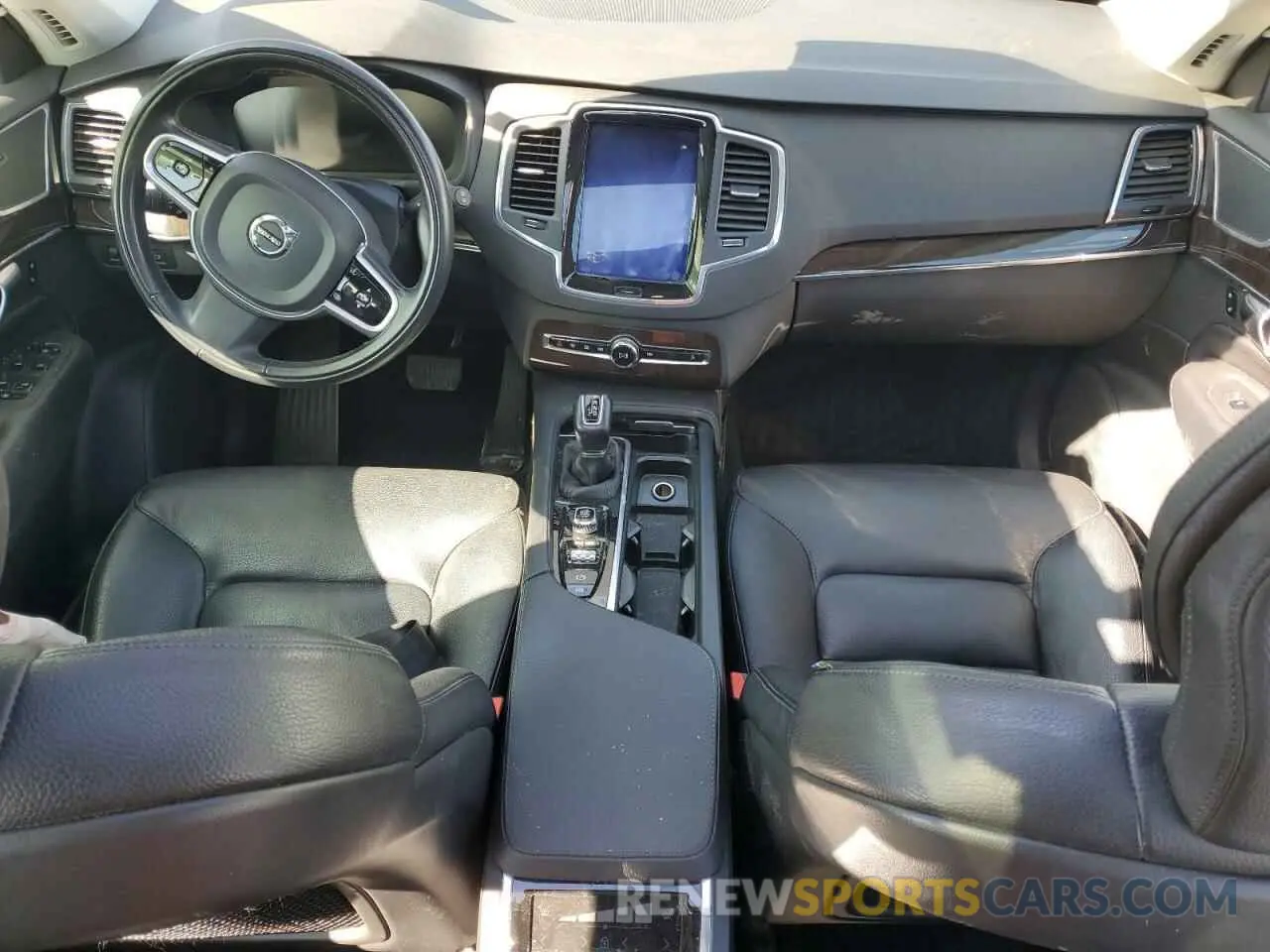 8 fotografías del automóvil dañado YV4A22PKXK1492192 VOLVO XC90 2019