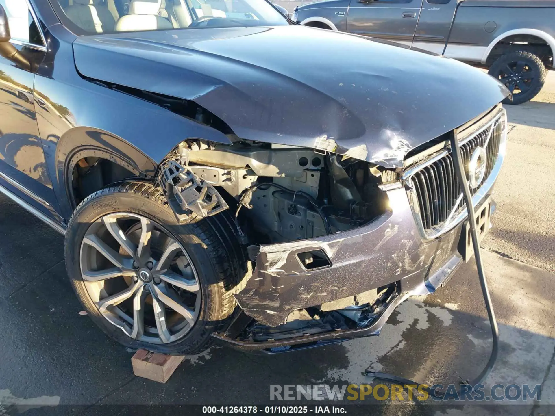 6 fotografías del automóvil dañado YV4A22PKXK1494623 VOLVO XC90 2019