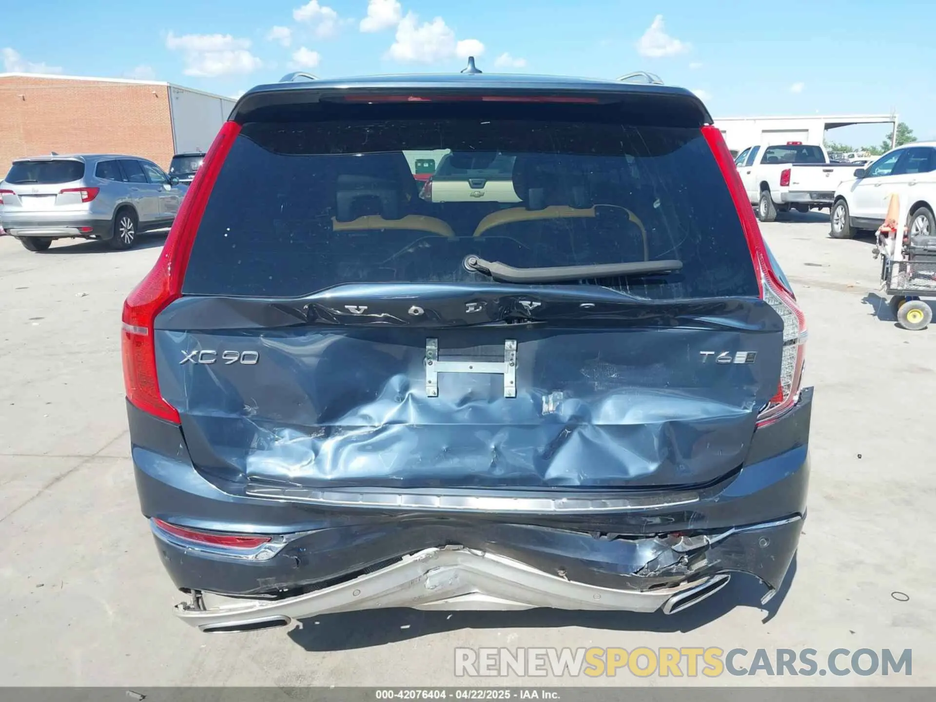 16 fotografías del automóvil dañado YV4A22PL2K1487822 VOLVO XC90 2019