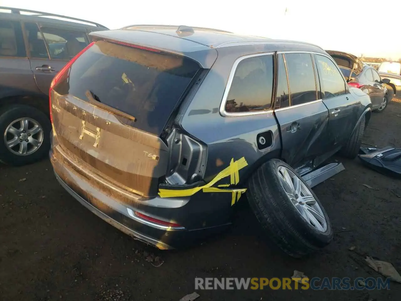 4 fotografías del automóvil dañado YV4A22PL3K1507561 VOLVO XC90 2019