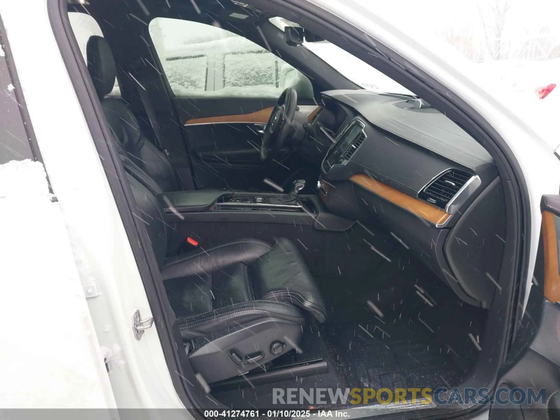 5 fotografías del automóvil dañado YV4A22PL7K1442407 VOLVO XC90 2019