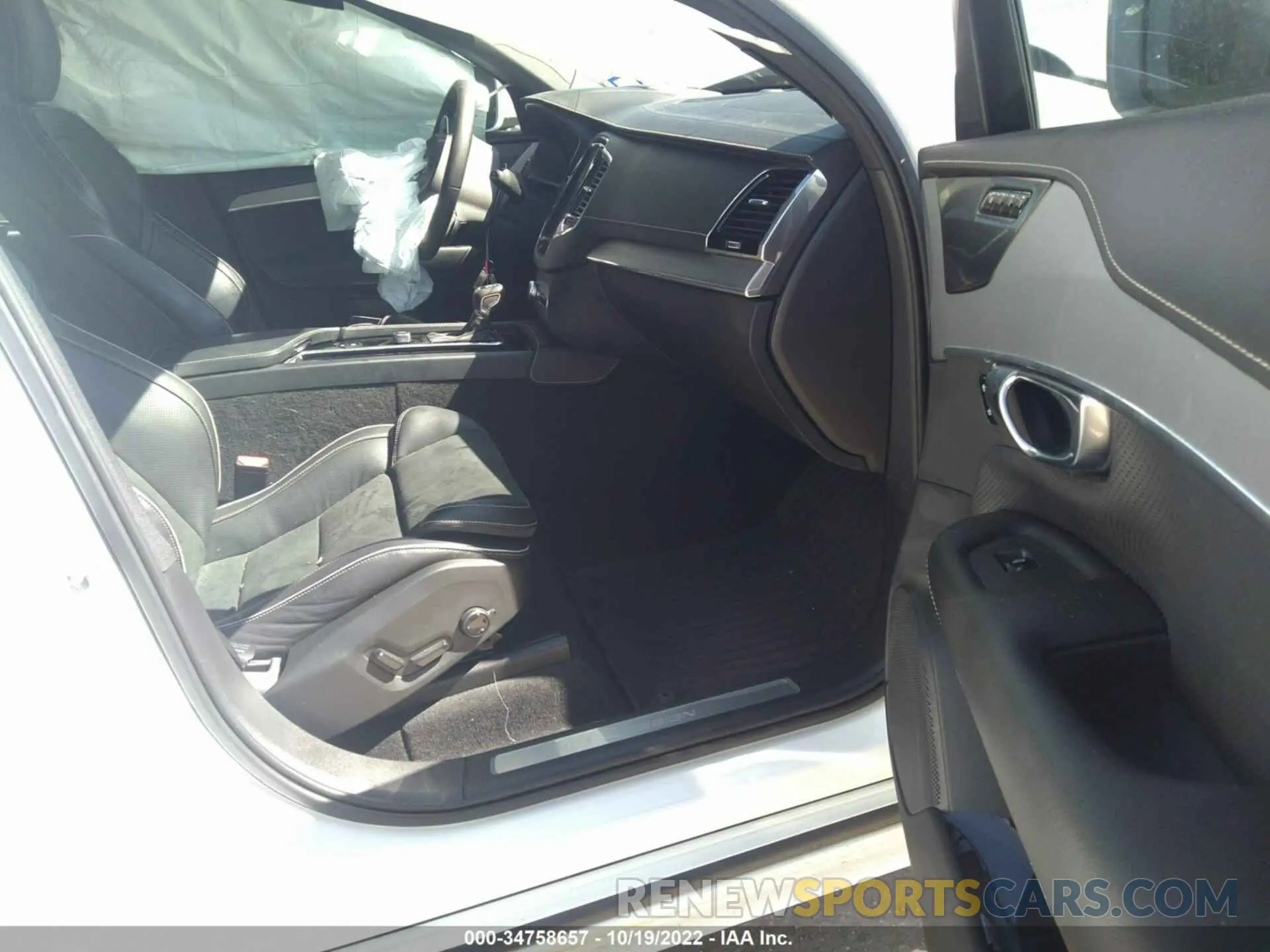 5 fotografías del automóvil dañado YV4A22PM7K1448331 VOLVO XC90 2019