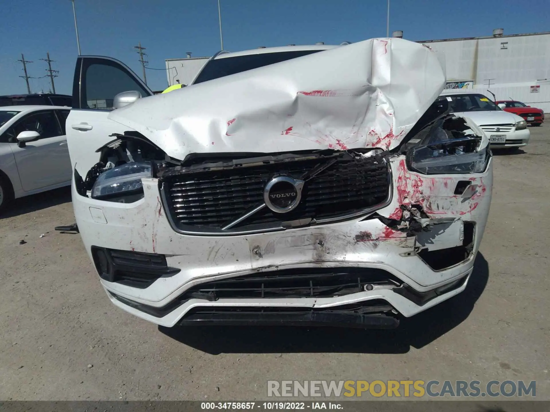 6 fotografías del automóvil dañado YV4A22PM7K1448331 VOLVO XC90 2019