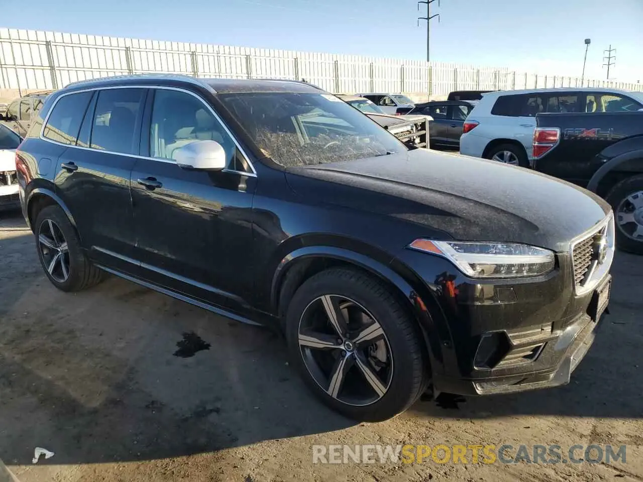 4 fotografías del automóvil dañado YV4A22PM7K1452511 VOLVO XC90 2019