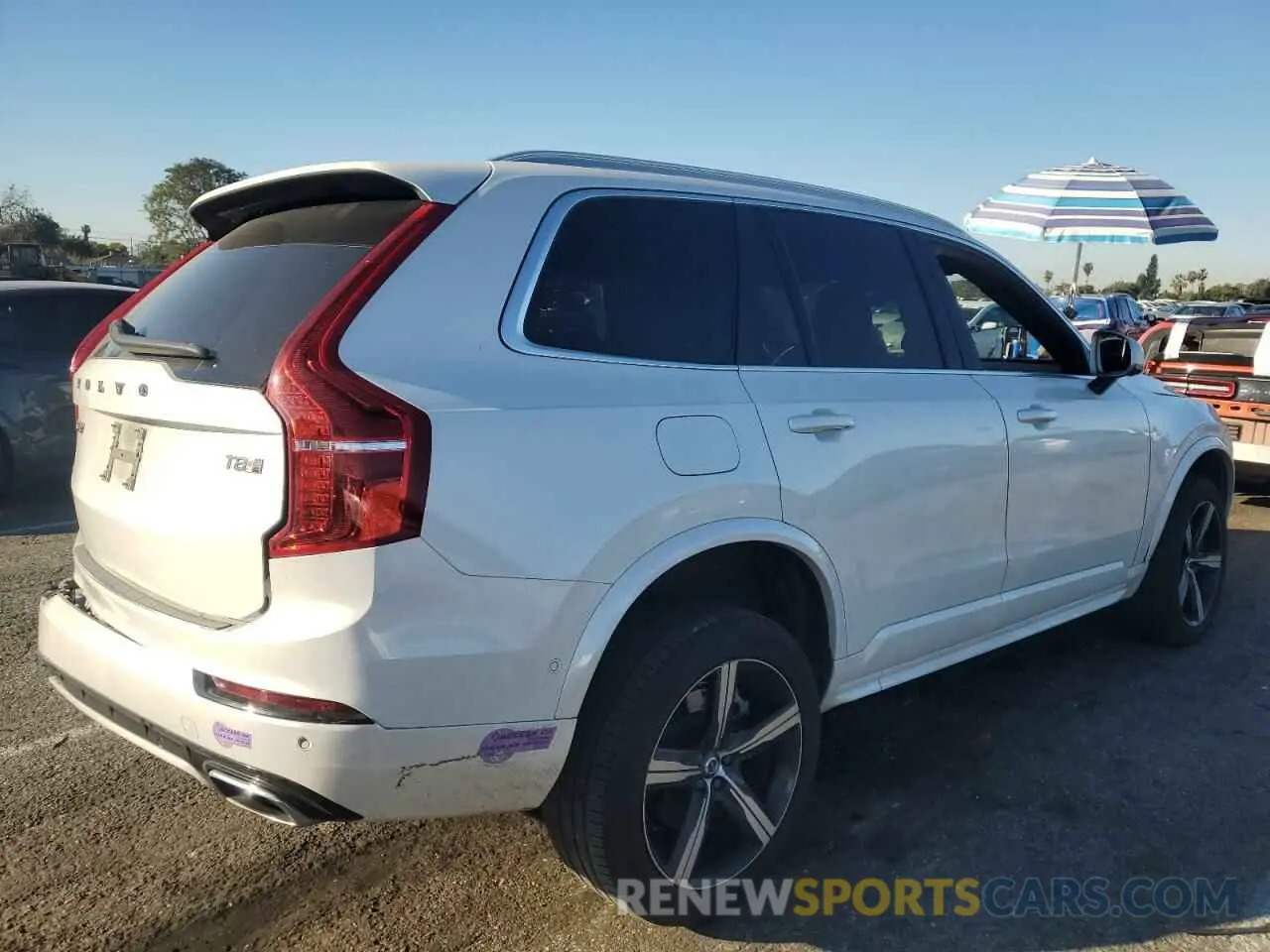 3 fotografías del automóvil dañado YV4BR0CM9K1442217 VOLVO XC90 2019