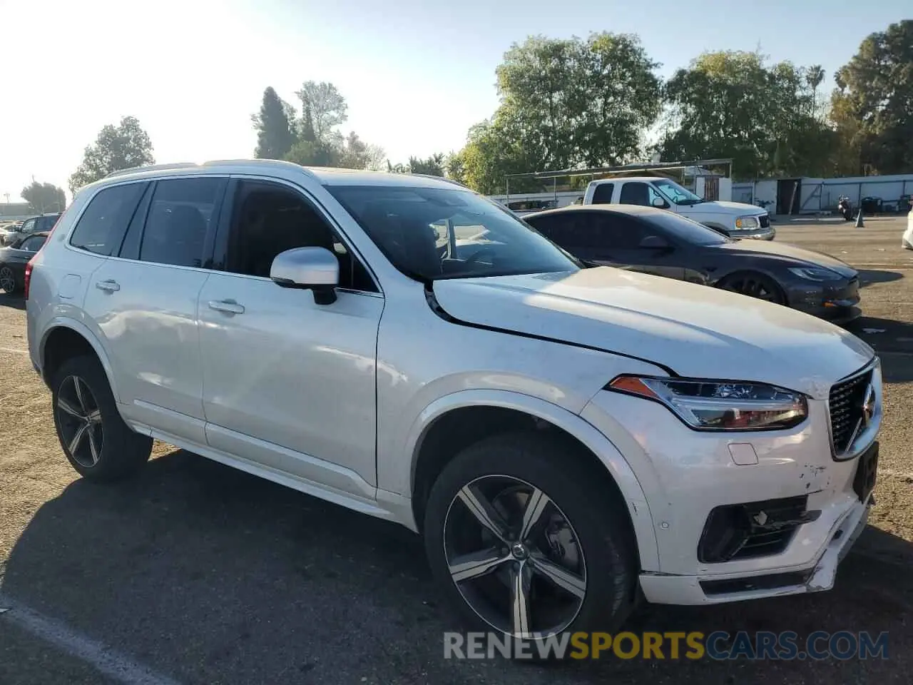 4 fotografías del automóvil dañado YV4BR0CM9K1442217 VOLVO XC90 2019