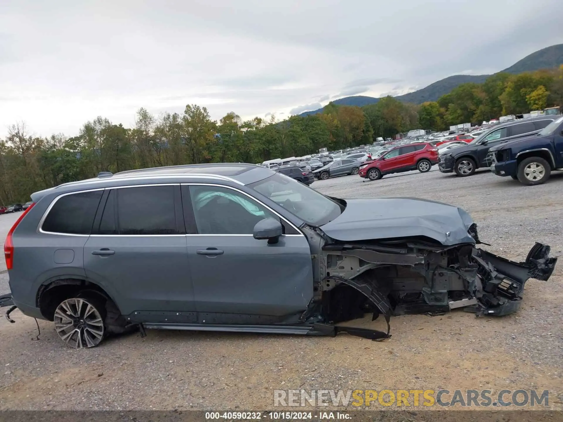 13 fotografías del automóvil dañado YV4102CK0L1583081 VOLVO XC90 2020