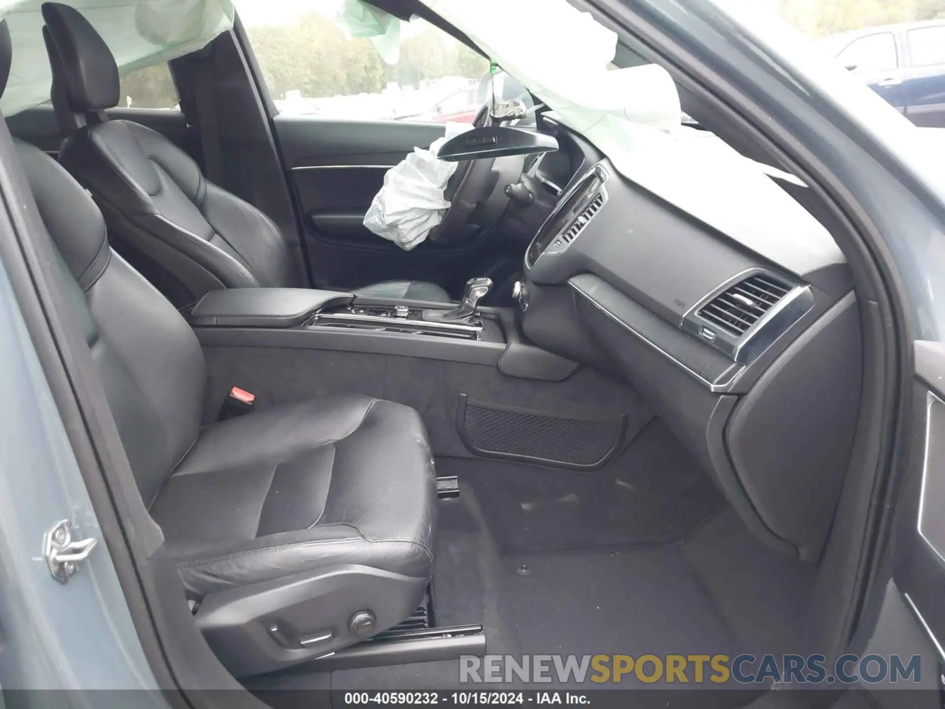5 fotografías del automóvil dañado YV4102CK0L1583081 VOLVO XC90 2020