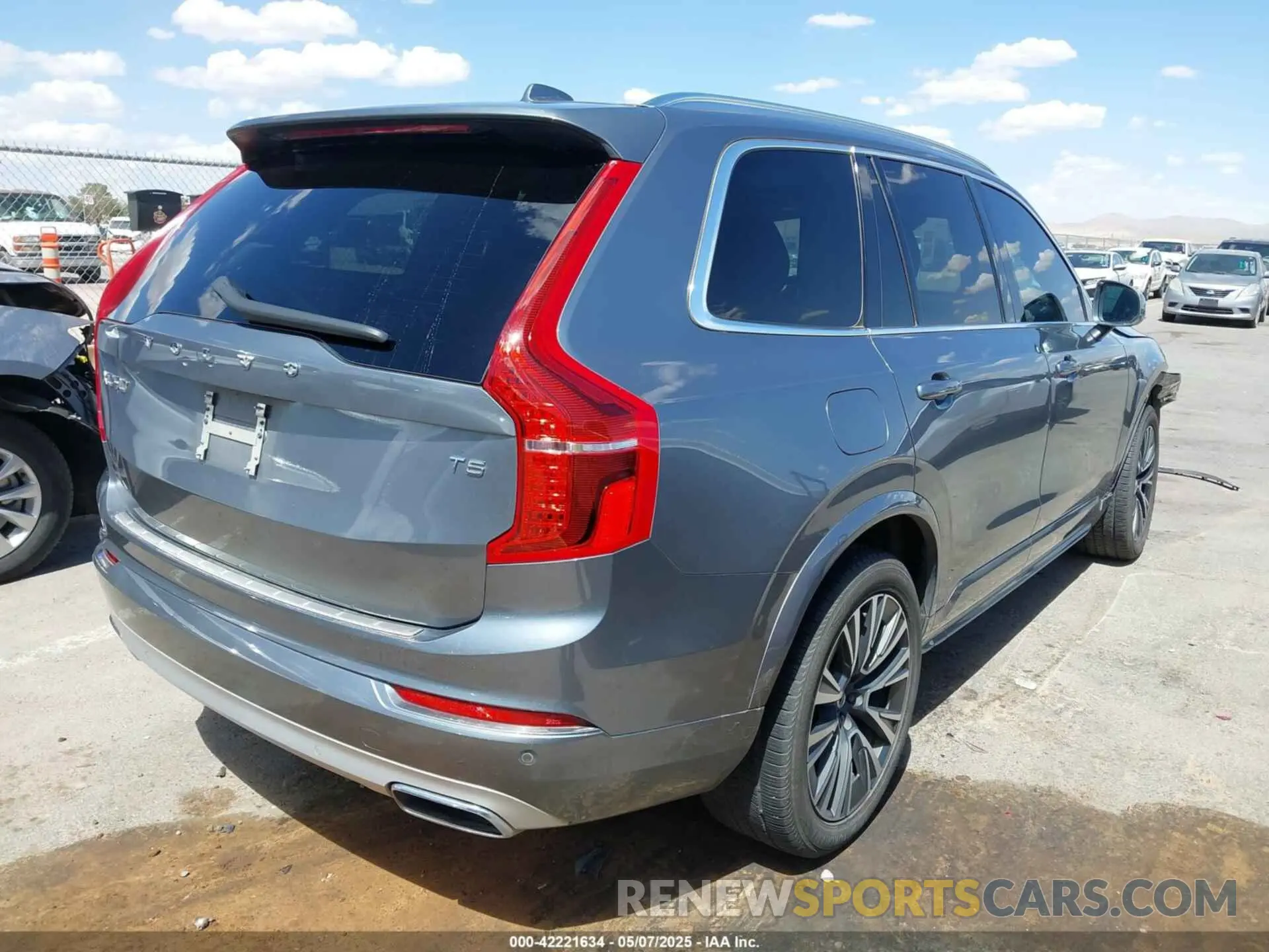 4 fotografías del automóvil dañado YV4102CK0L1601885 VOLVO XC90 2020