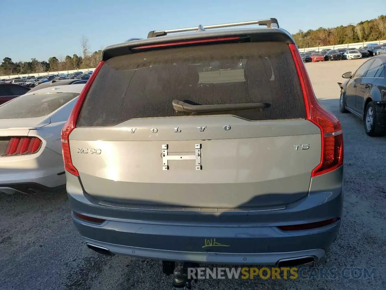 6 fotografías del automóvil dañado YV4102CK6L1535701 VOLVO XC90 2020