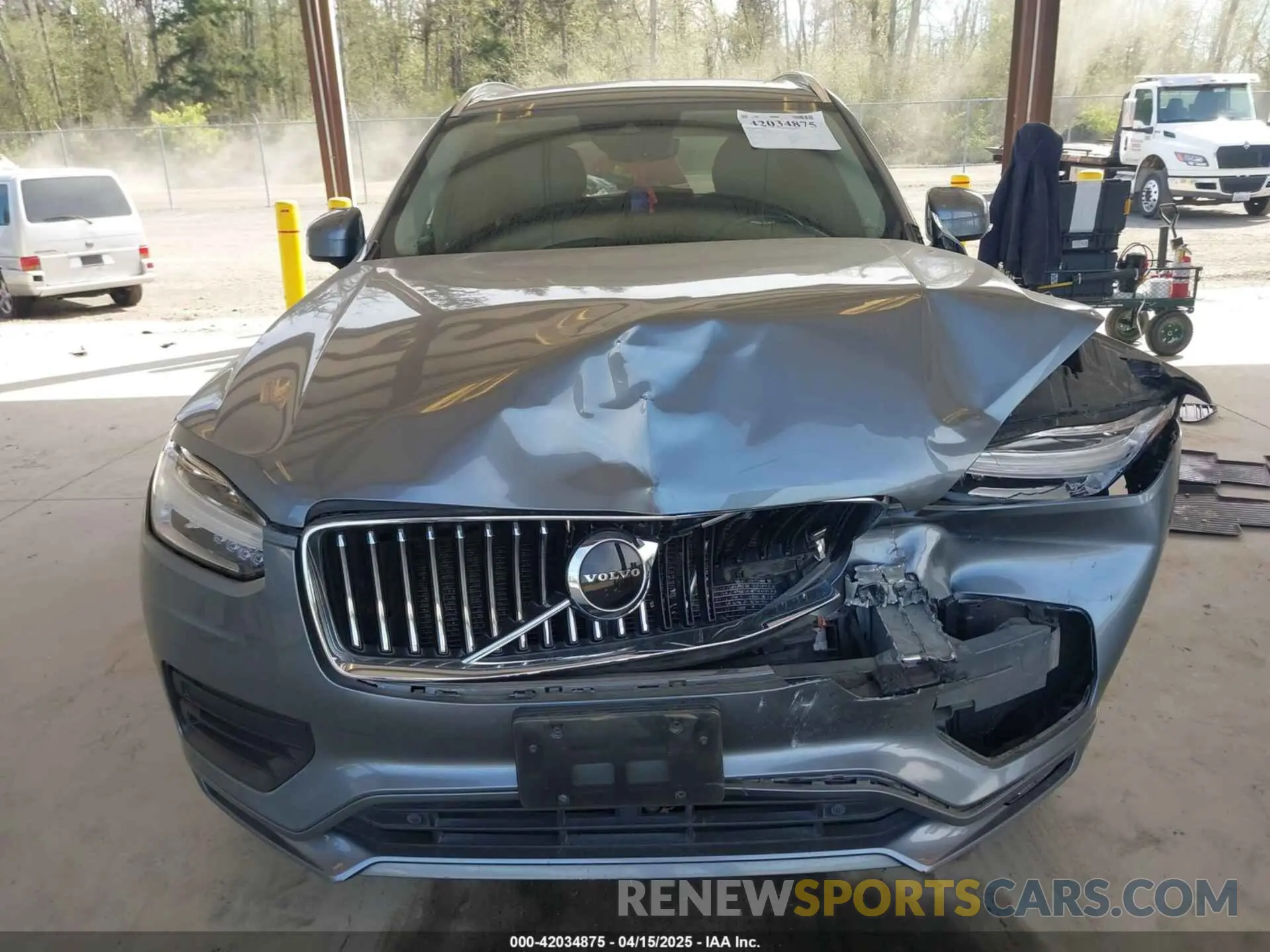 13 fotografías del automóvil dañado YV4102PK1L1591863 VOLVO XC90 2020