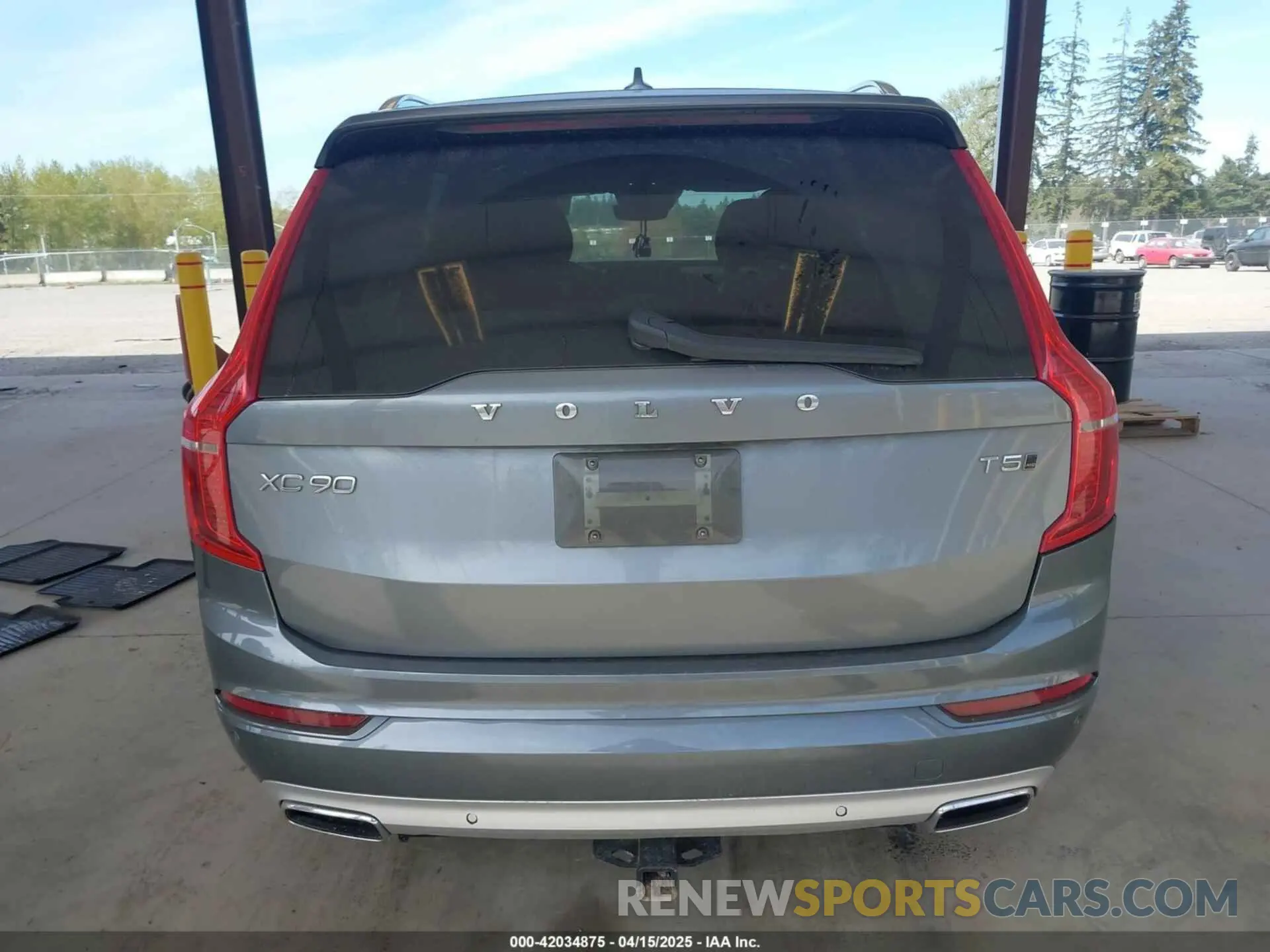 17 fotografías del automóvil dañado YV4102PK1L1591863 VOLVO XC90 2020