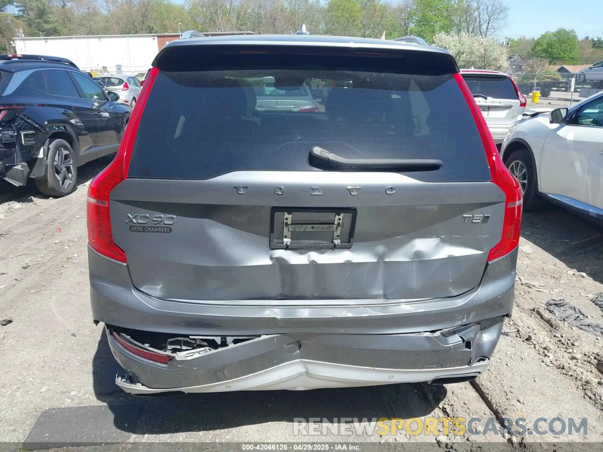 16 fotografías del automóvil dañado YV4102PK1L1605633 VOLVO XC90 2020