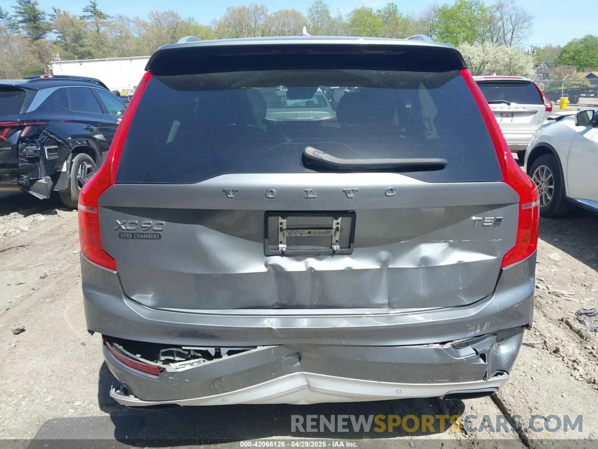 6 fotografías del automóvil dañado YV4102PK1L1605633 VOLVO XC90 2020