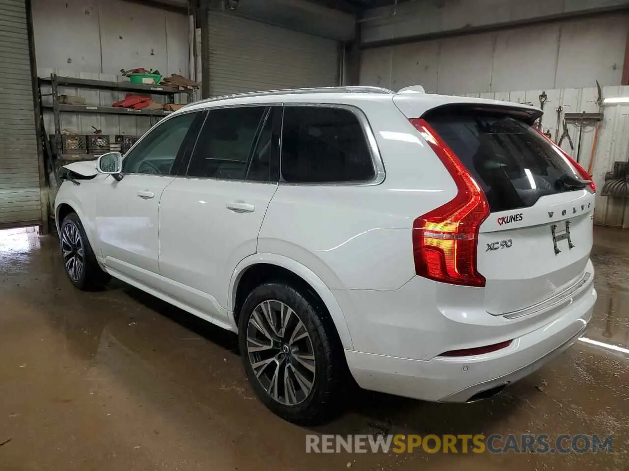 2 fotografías del automóvil dañado YV4102PK5L1588559 VOLVO XC90 2020