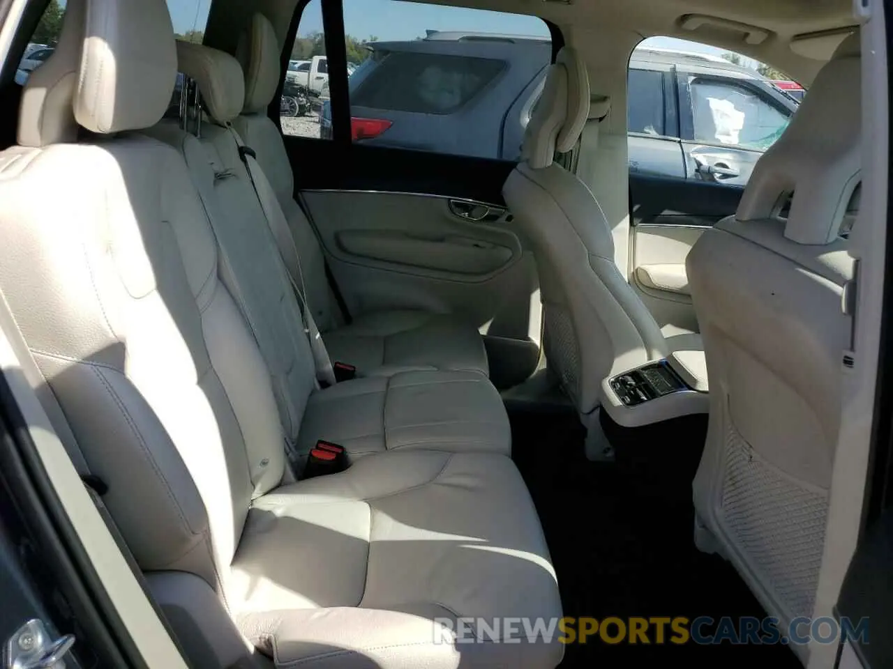11 fotografías del automóvil dañado YV4102PK7L1561475 VOLVO XC90 2020