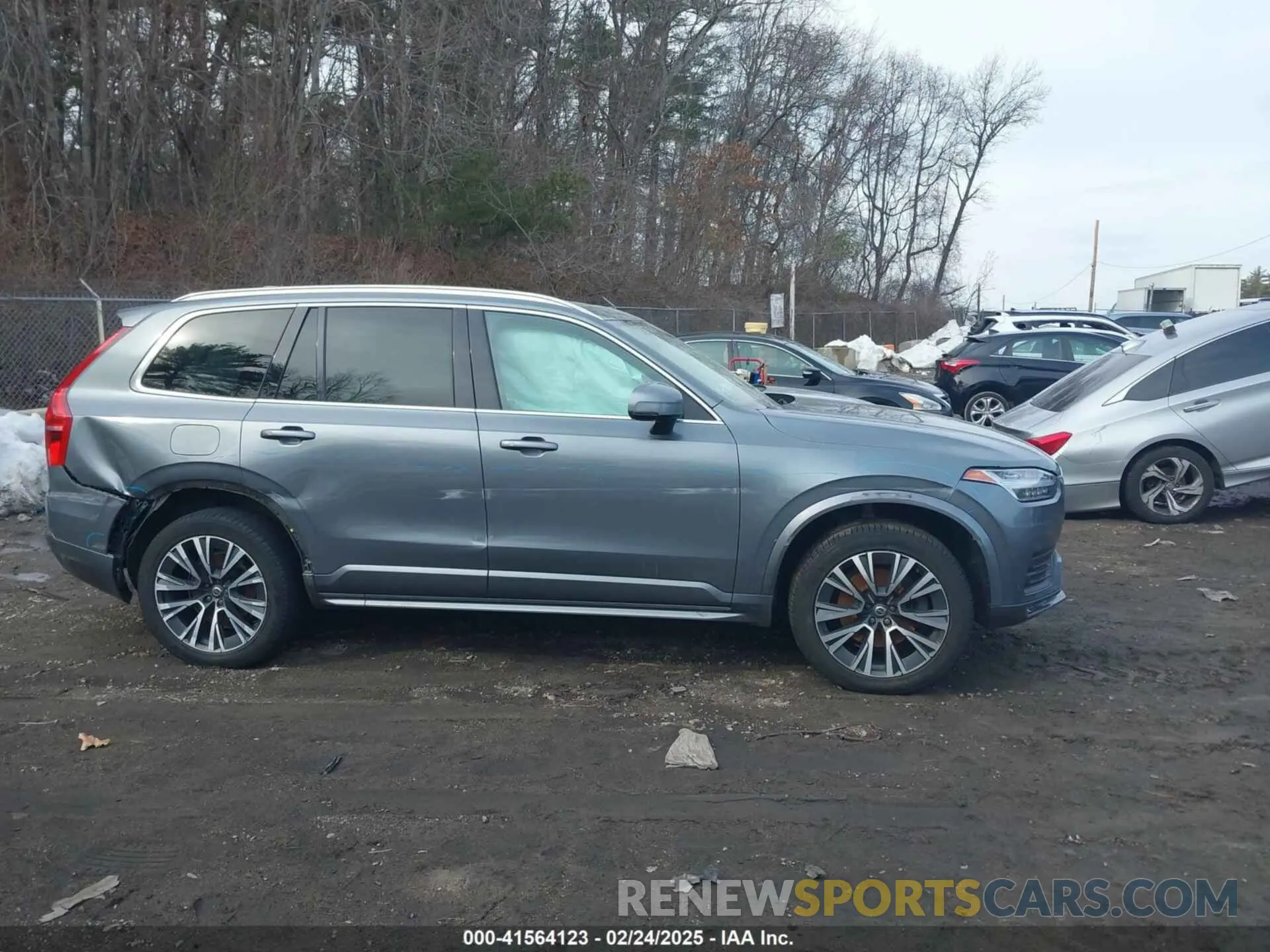 13 fotografías del automóvil dañado YV4102PK7L1568457 VOLVO XC90 2020