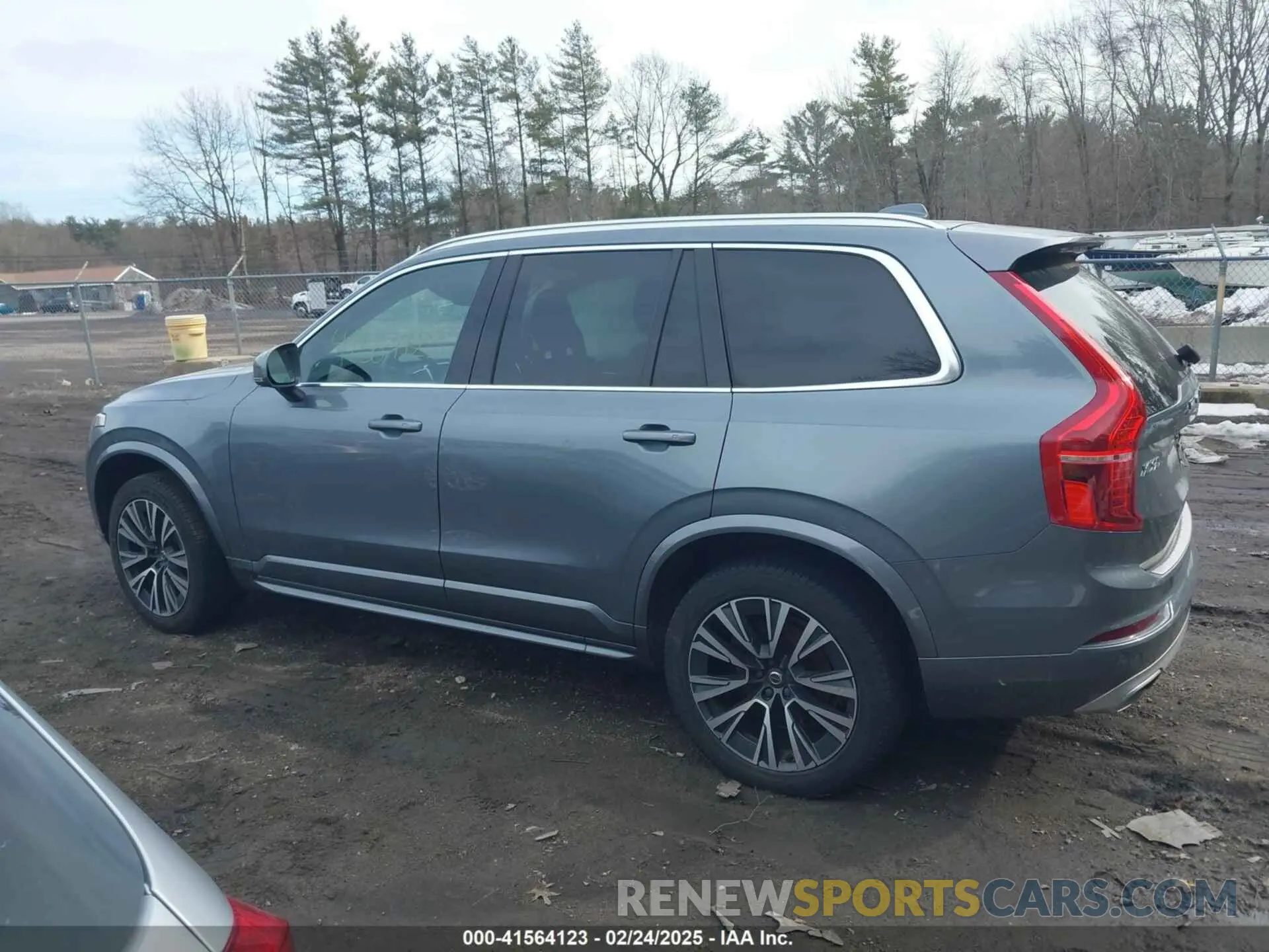 14 fotografías del automóvil dañado YV4102PK7L1568457 VOLVO XC90 2020