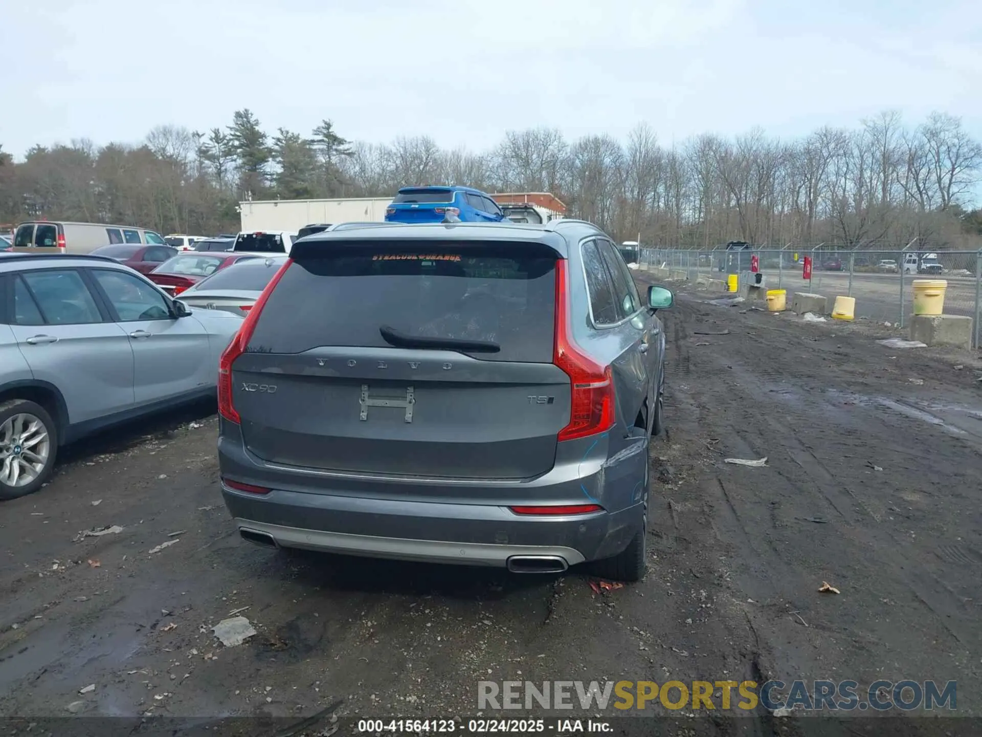 16 fotografías del automóvil dañado YV4102PK7L1568457 VOLVO XC90 2020
