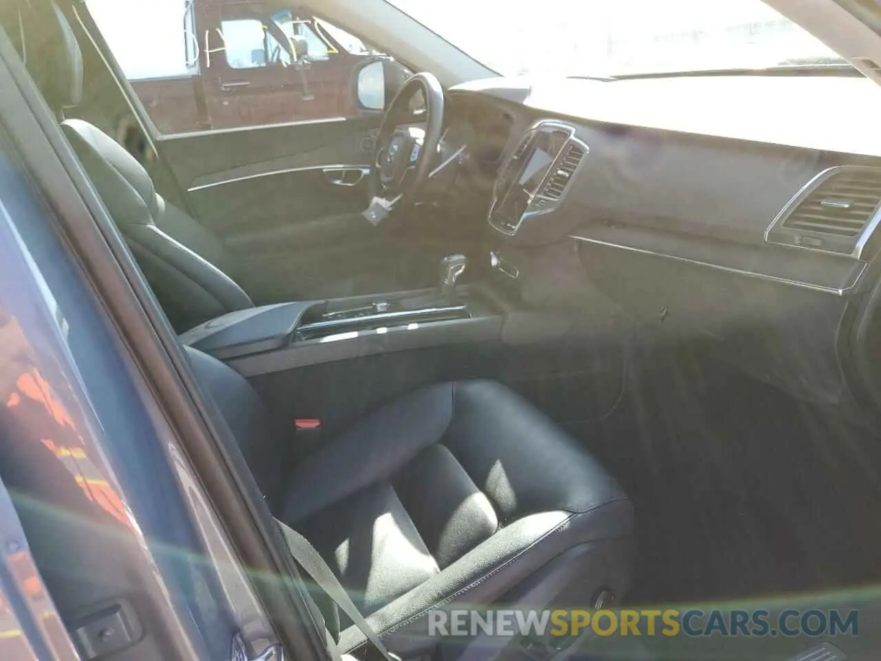5 fotografías del automóvil dañado YV4102PK9L1564796 VOLVO XC90 2020