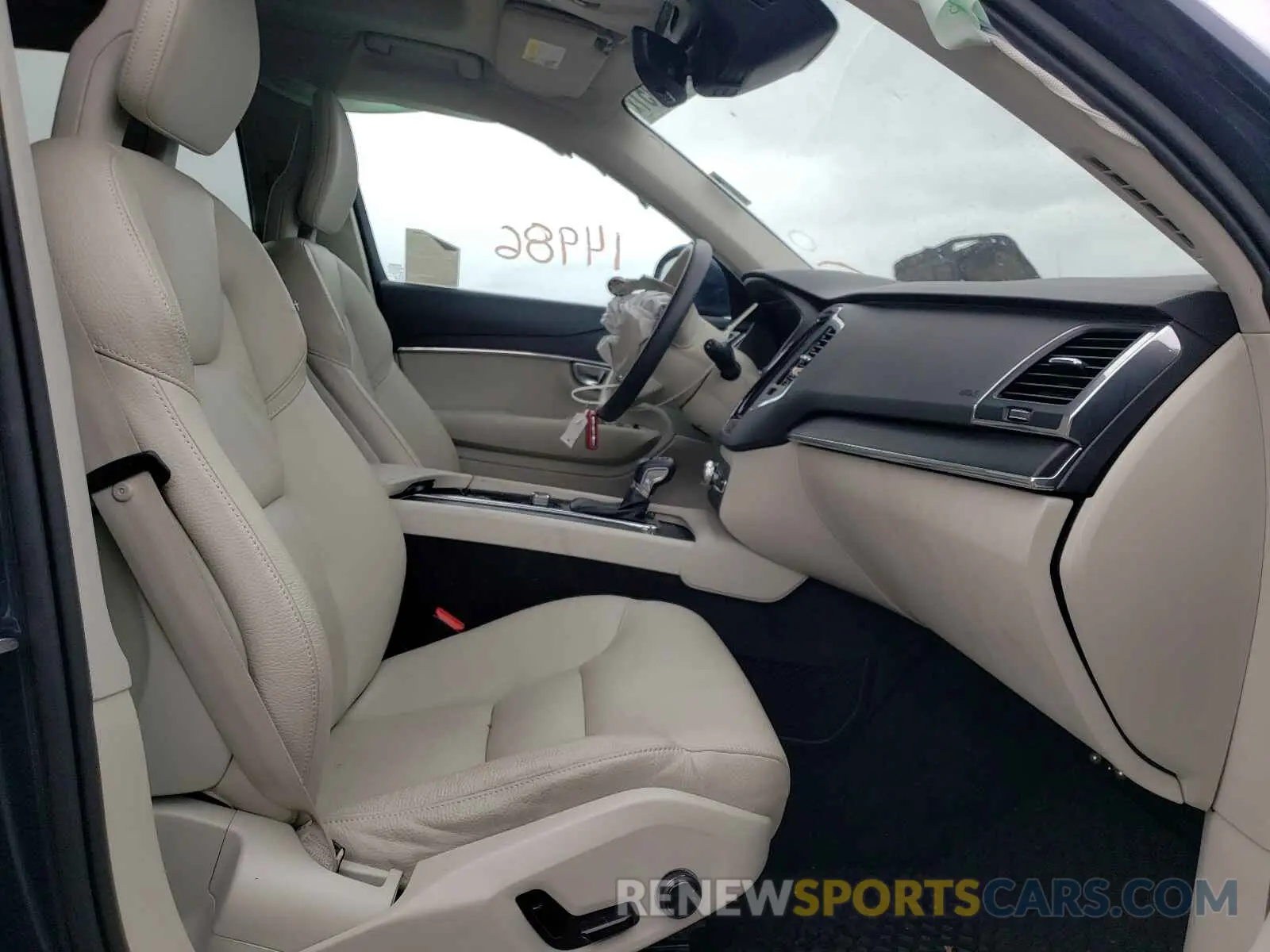 5 fotografías del automóvil dañado YV4102PKXL1540457 VOLVO XC90 2020