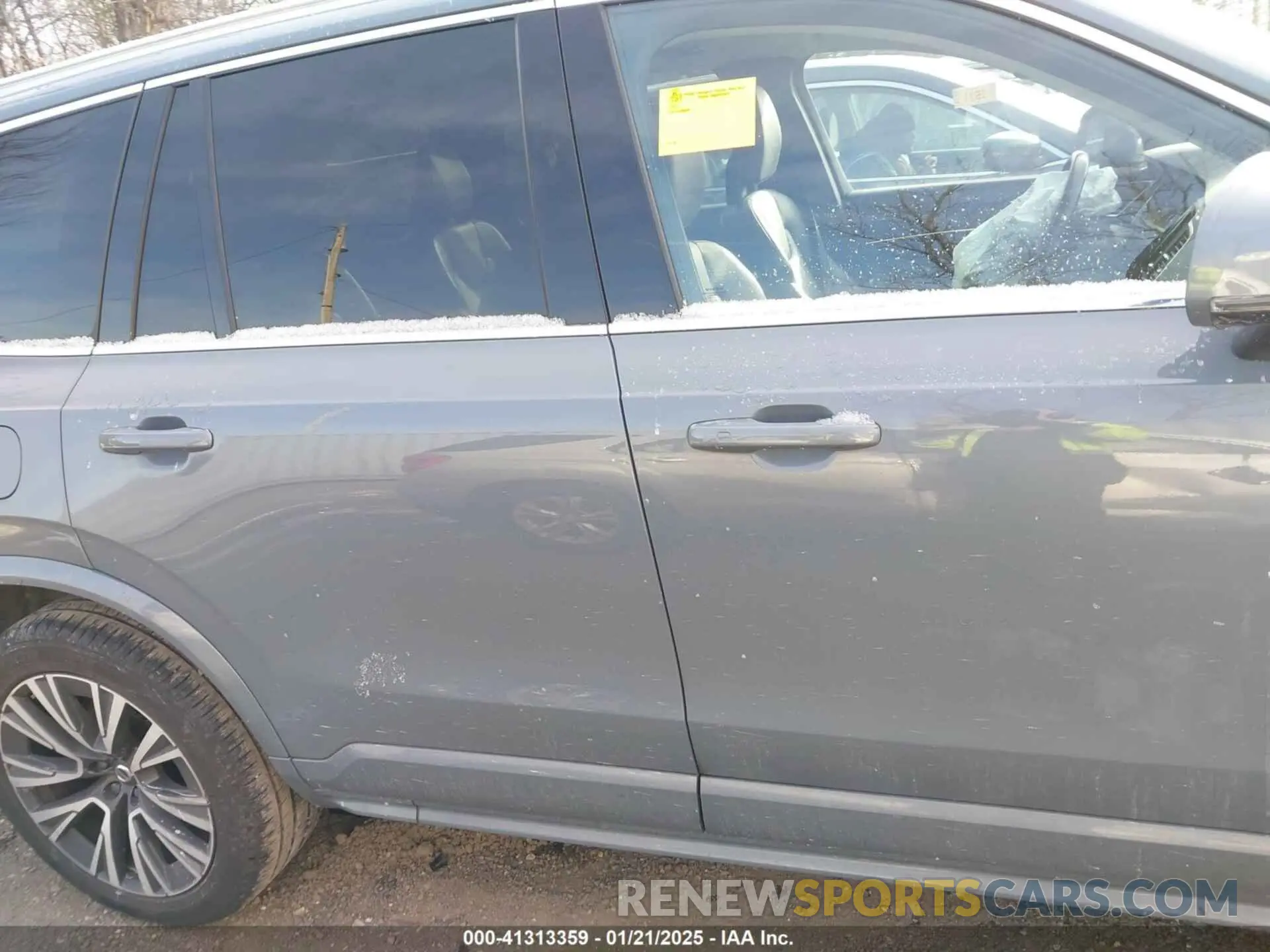 13 fotografías del automóvil dañado YV4A221K0L1562969 VOLVO XC90 2020