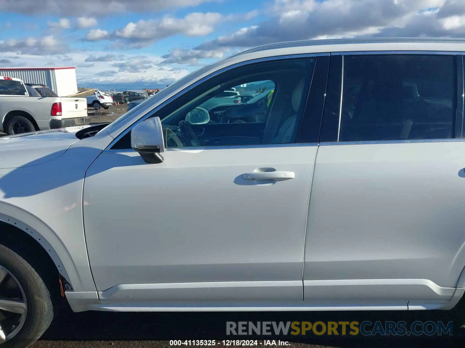 15 fotografías del automóvil dañado YV4A221K1L1613623 VOLVO XC90 2020