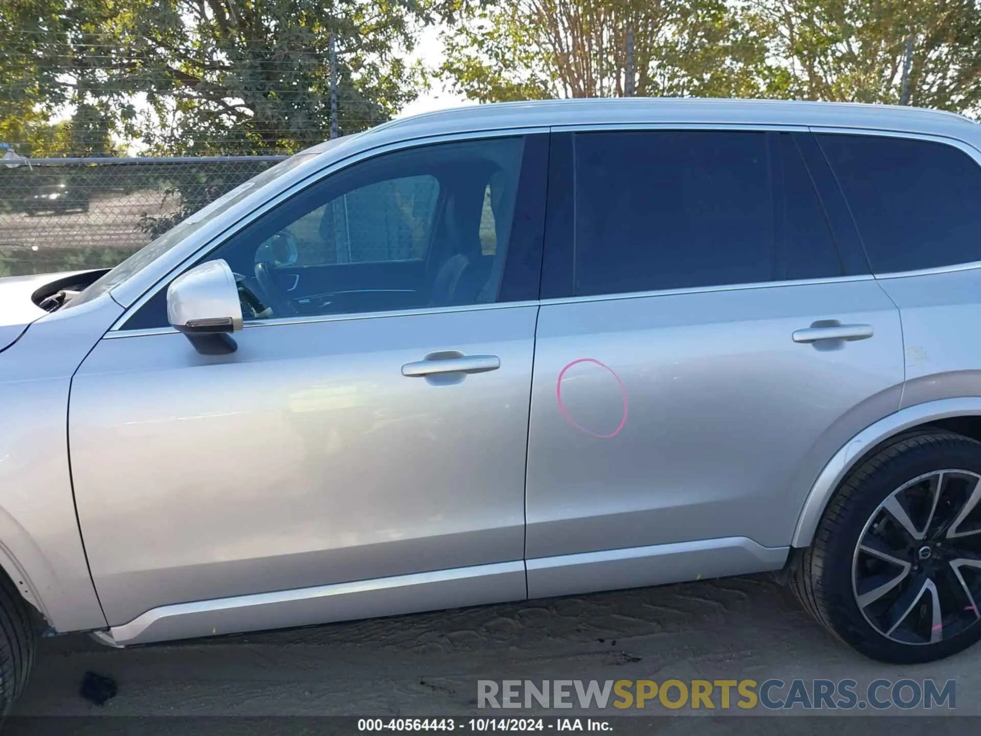 15 fotografías del automóvil dañado YV4A221K8L1604143 VOLVO XC90 2020