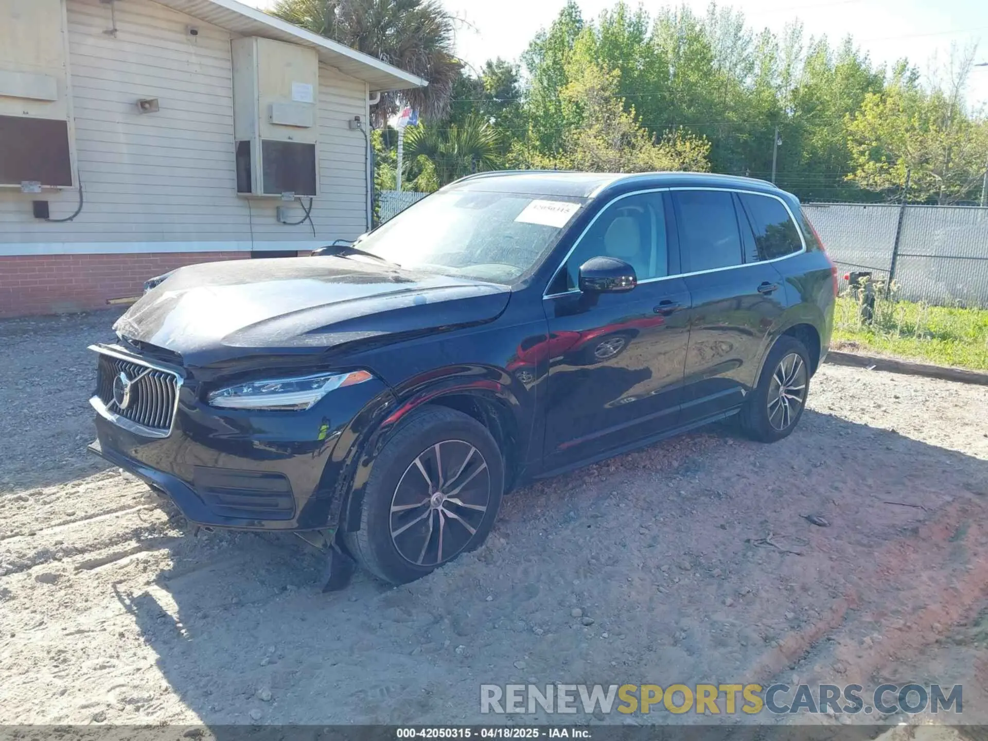 2 fotografías del automóvil dañado YV4A221K9L1552490 VOLVO XC90 2020