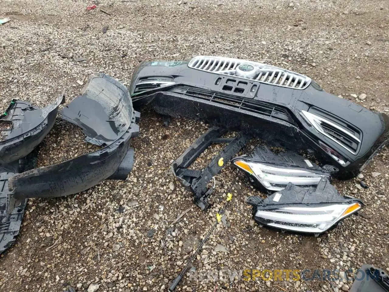 13 fotografías del automóvil dañado YV4A221LXL1533035 VOLVO XC90 2020
