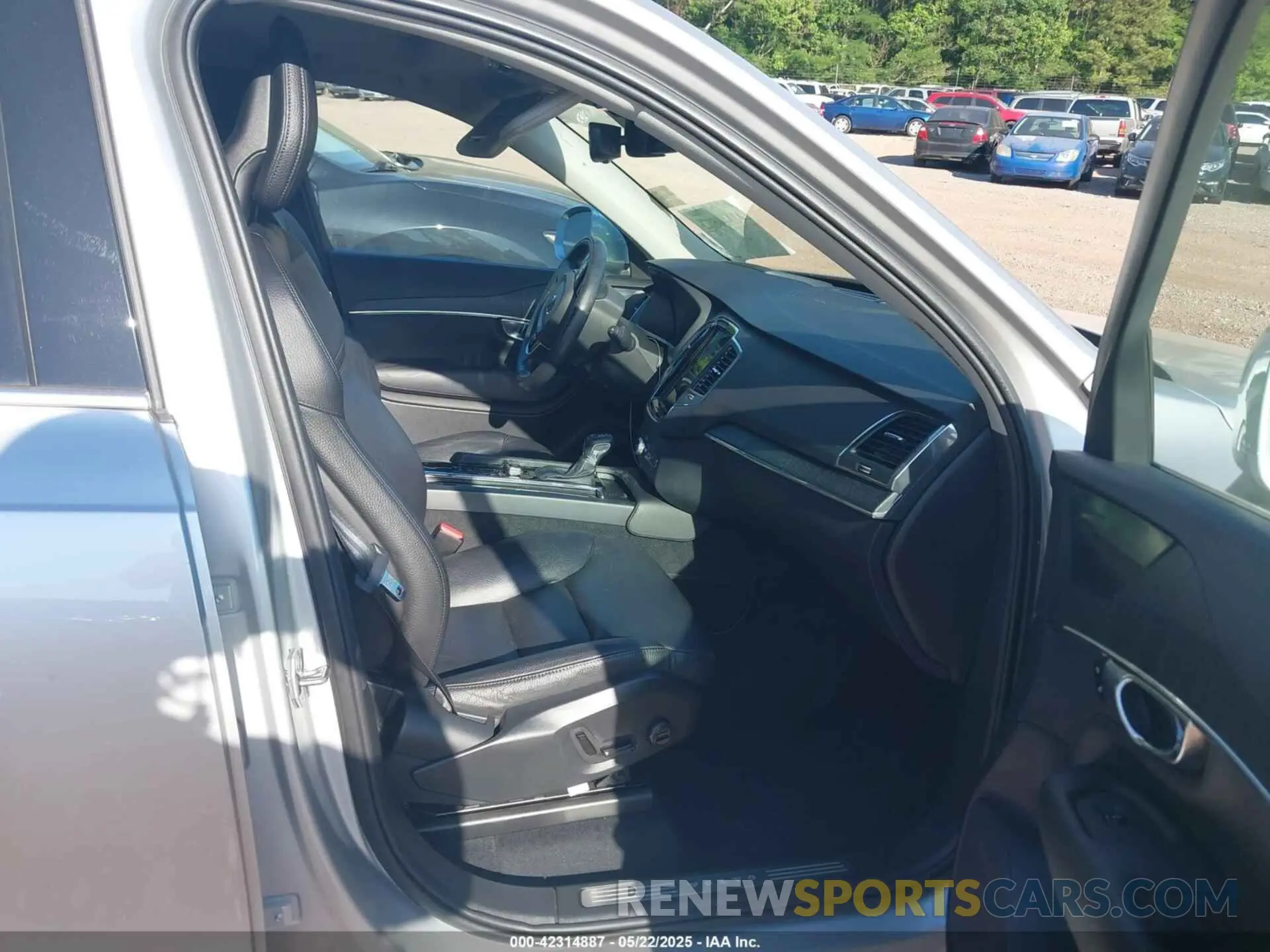 5 fotografías del automóvil dañado YV4A22PK1L1569615 VOLVO XC90 2020