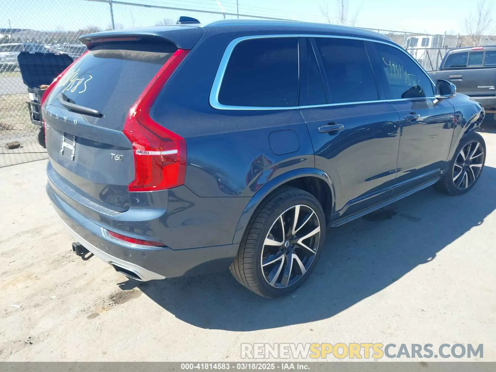 4 fotografías del automóvil dañado YV4A22PK3L1535353 VOLVO XC90 2020