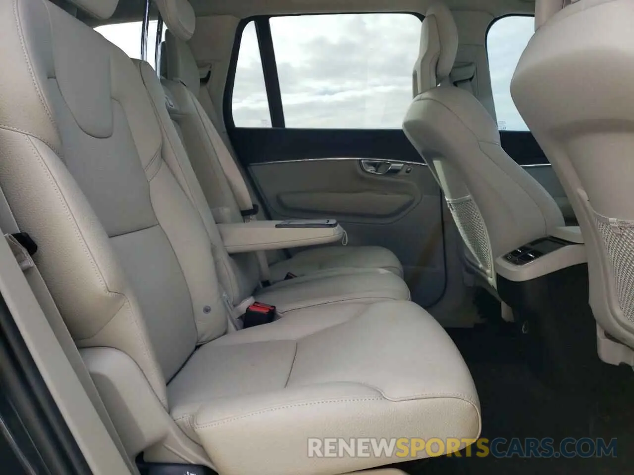 6 fotografías del automóvil dañado YV4A22PK4L1602073 VOLVO XC90 2020