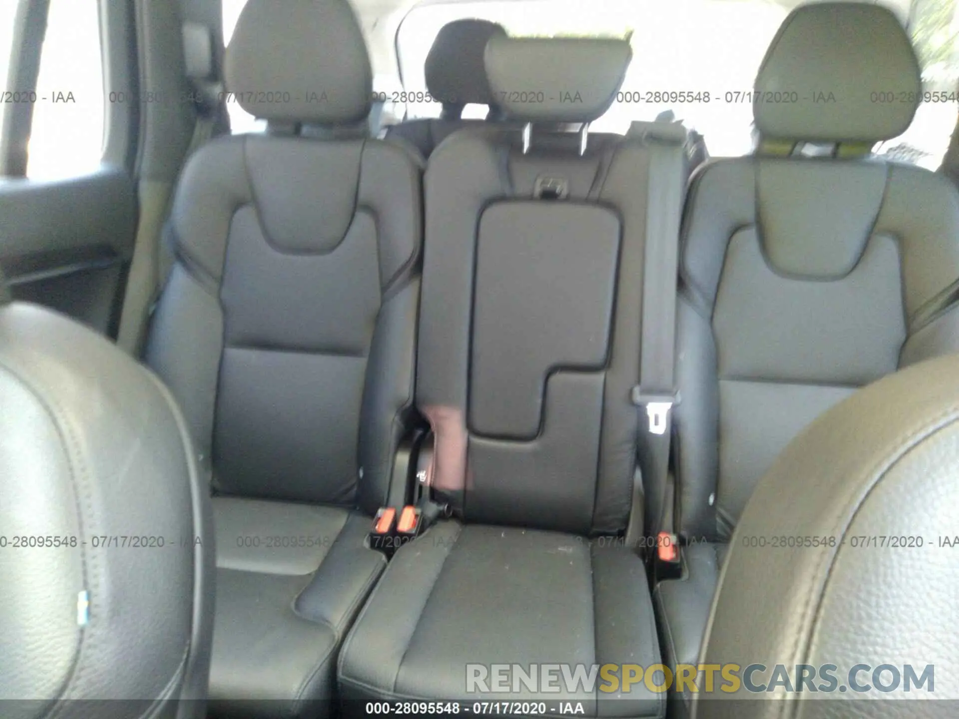 8 fotografías del automóvil dañado YV4A22PK5L1569374 VOLVO XC90 2020