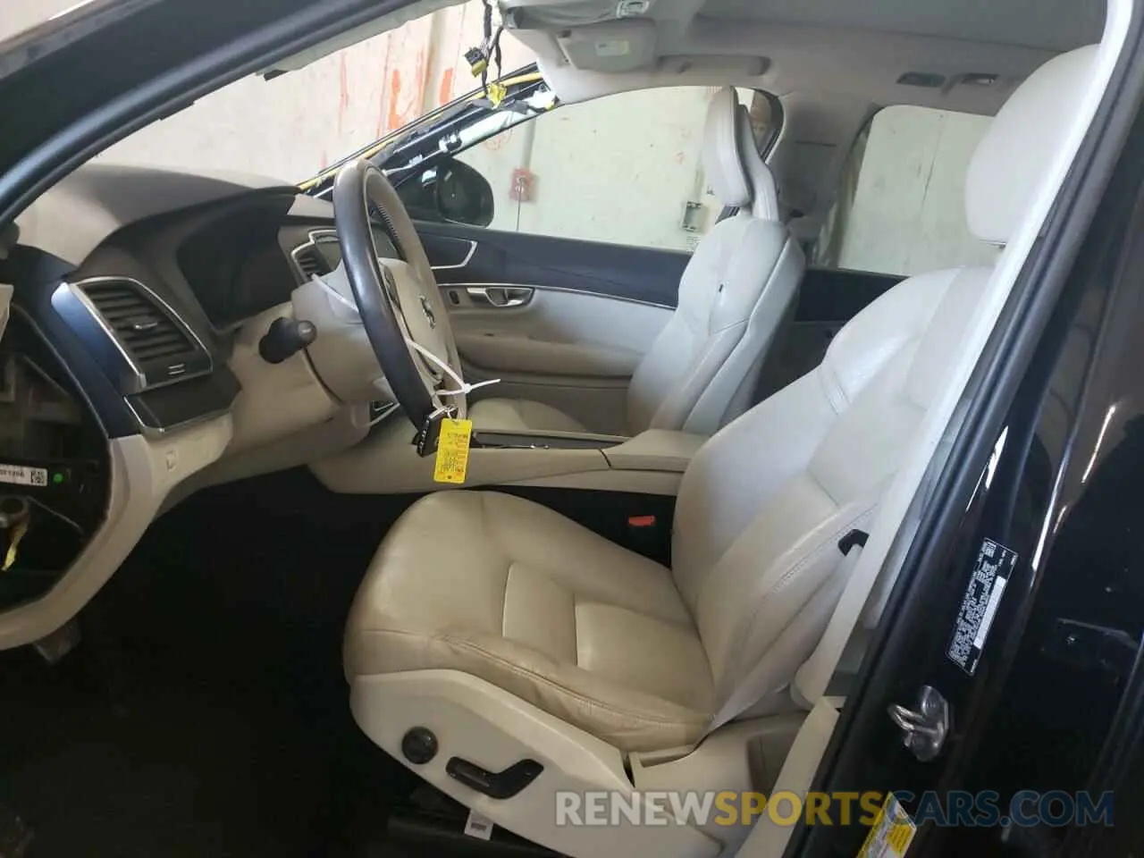 7 fotografías del automóvil dañado YV4A22PK6L1611065 VOLVO XC90 2020