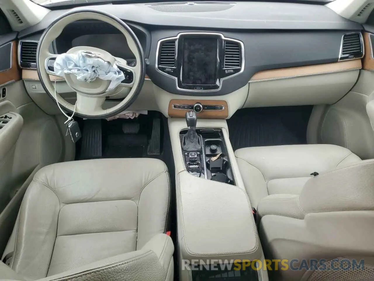8 fotografías del automóvil dañado YV4A22PK7L1561860 VOLVO XC90 2020