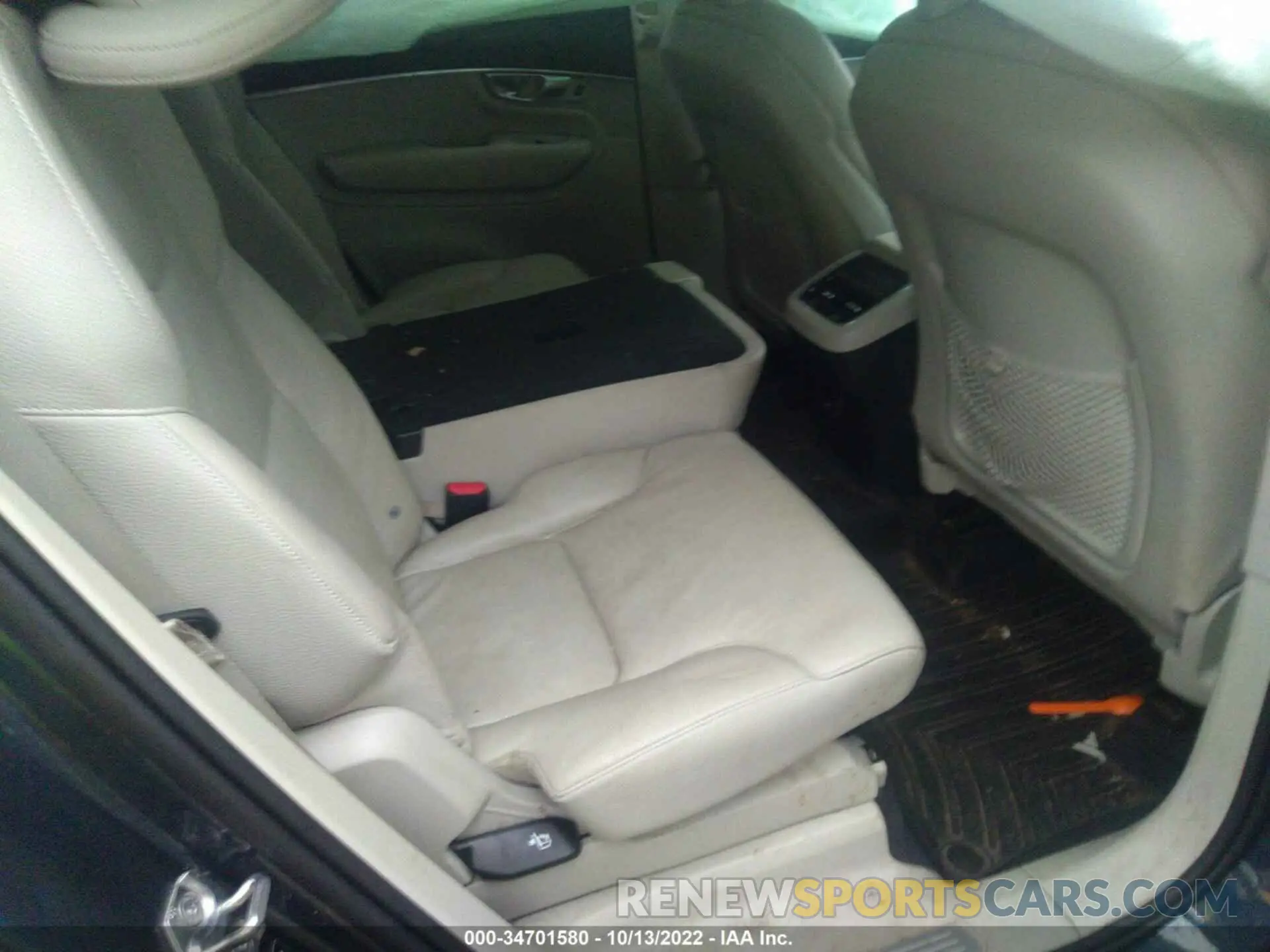 8 fotografías del automóvil dañado YV4A22PK9L1566932 VOLVO XC90 2020