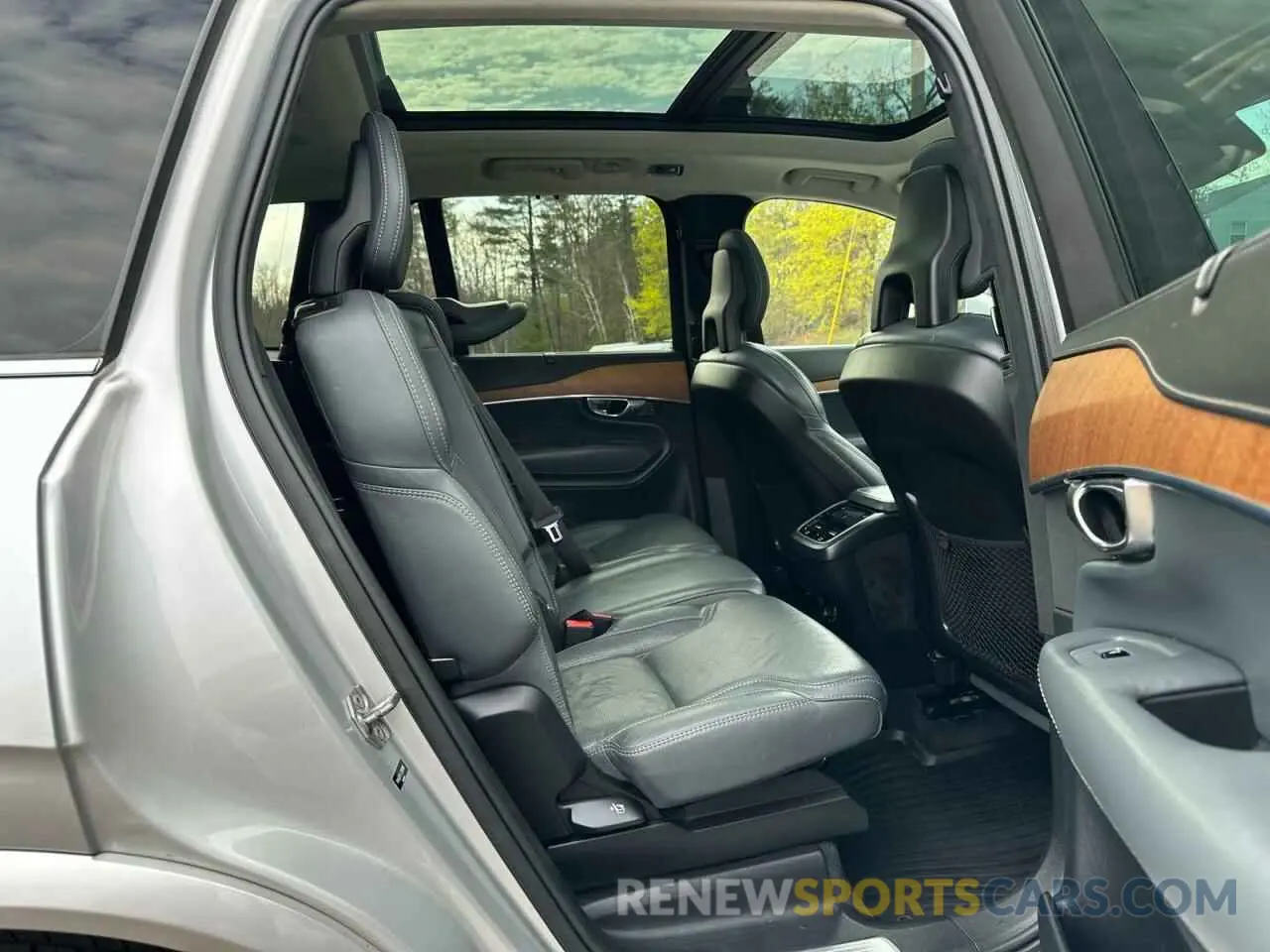 5 fotografías del automóvil dañado YV4A22PL1L1590988 VOLVO XC90 2020