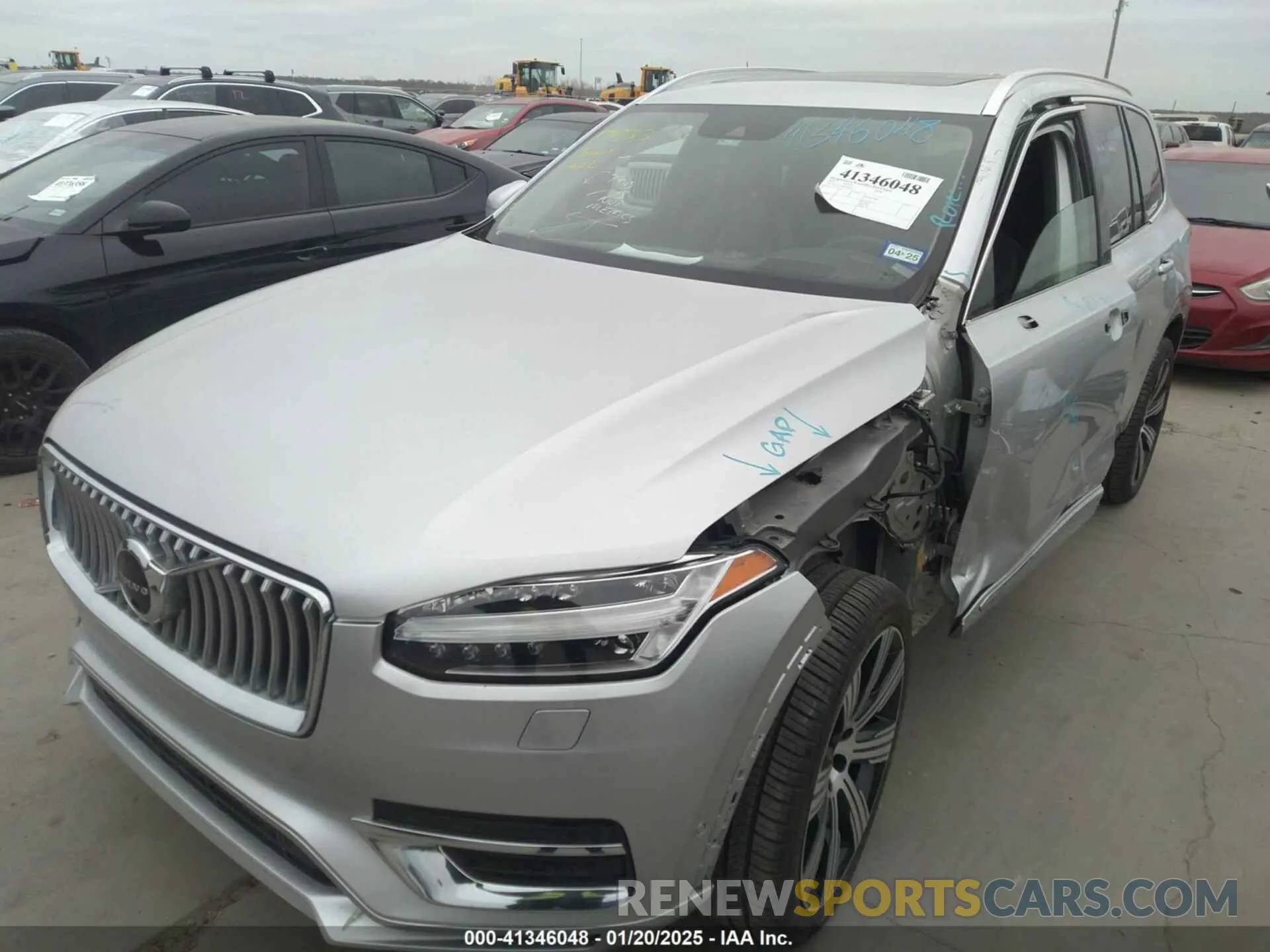 2 fotografías del automóvil dañado YV4A22PL2L1613243 VOLVO XC90 2020