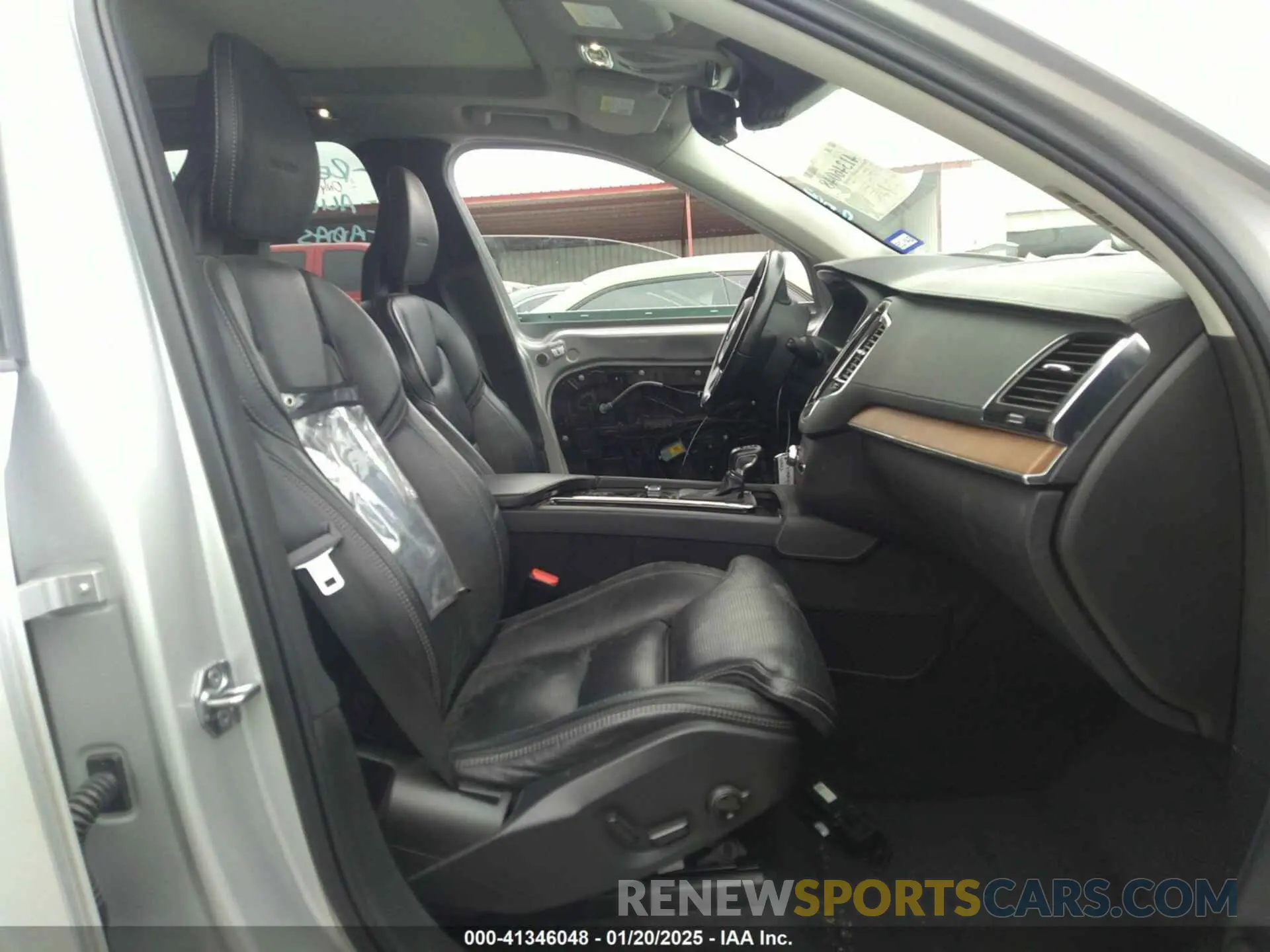 5 fotografías del automóvil dañado YV4A22PL2L1613243 VOLVO XC90 2020
