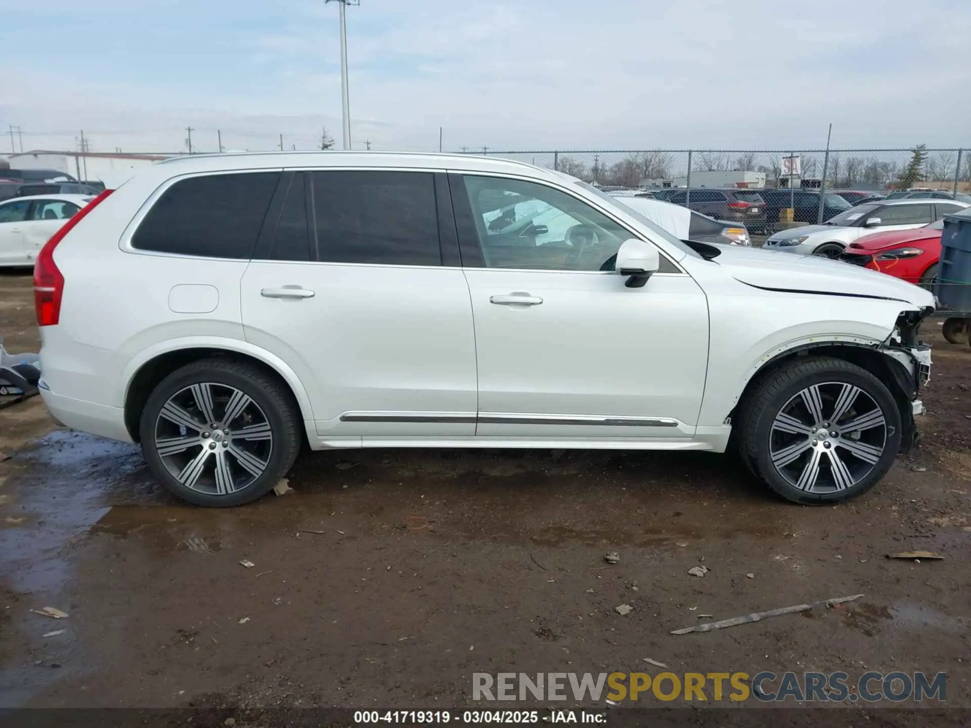 14 fotografías del automóvil dañado YV4A22PL5L1584188 VOLVO XC90 2020