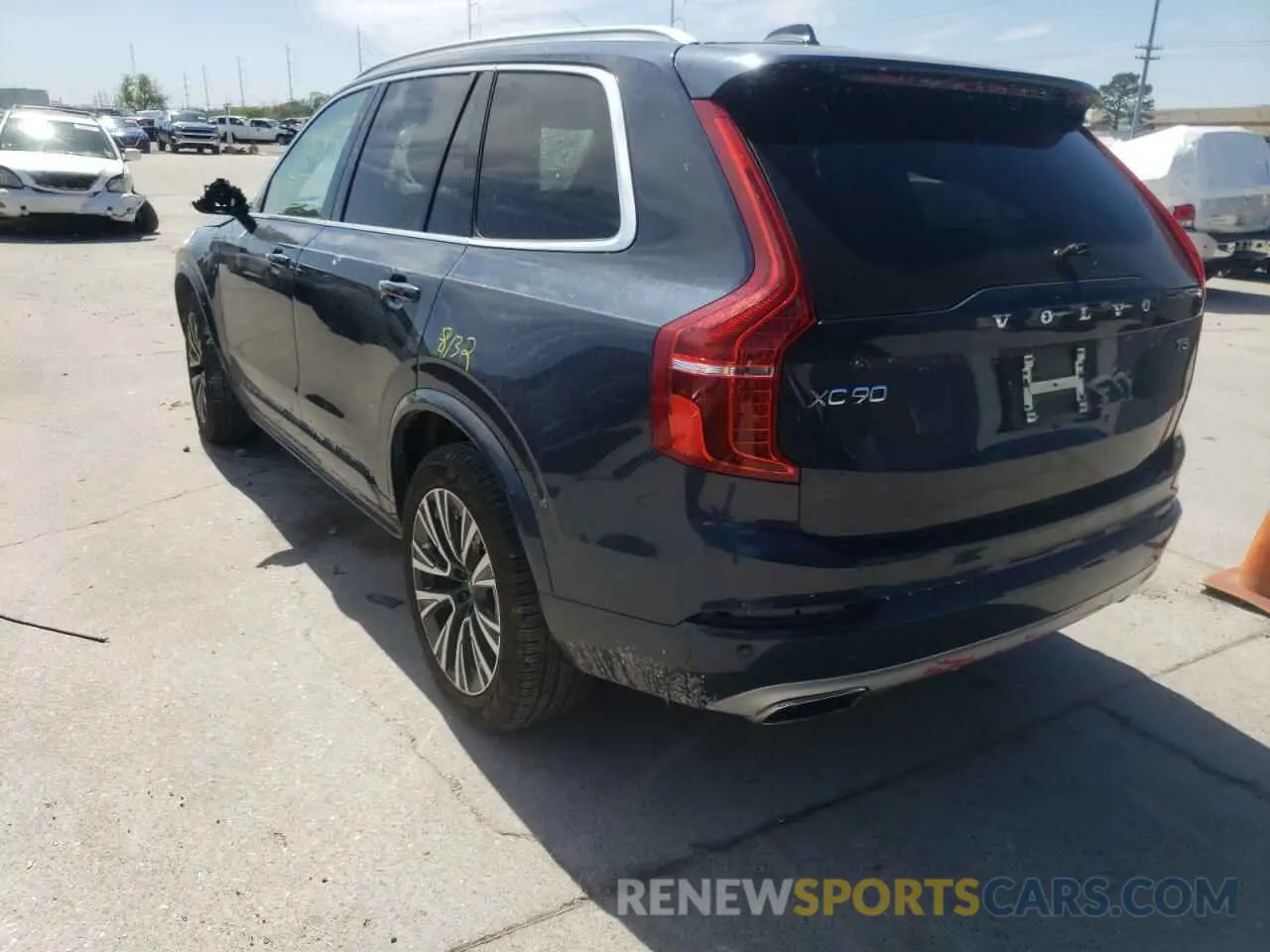 3 fotografías del automóvil dañado YV4102CK5M1675644 VOLVO XC90 2021