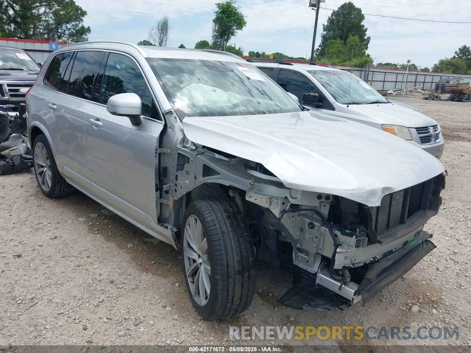 1 fotografías del automóvil dañado YV4102CK7M1735715 VOLVO XC90 2021