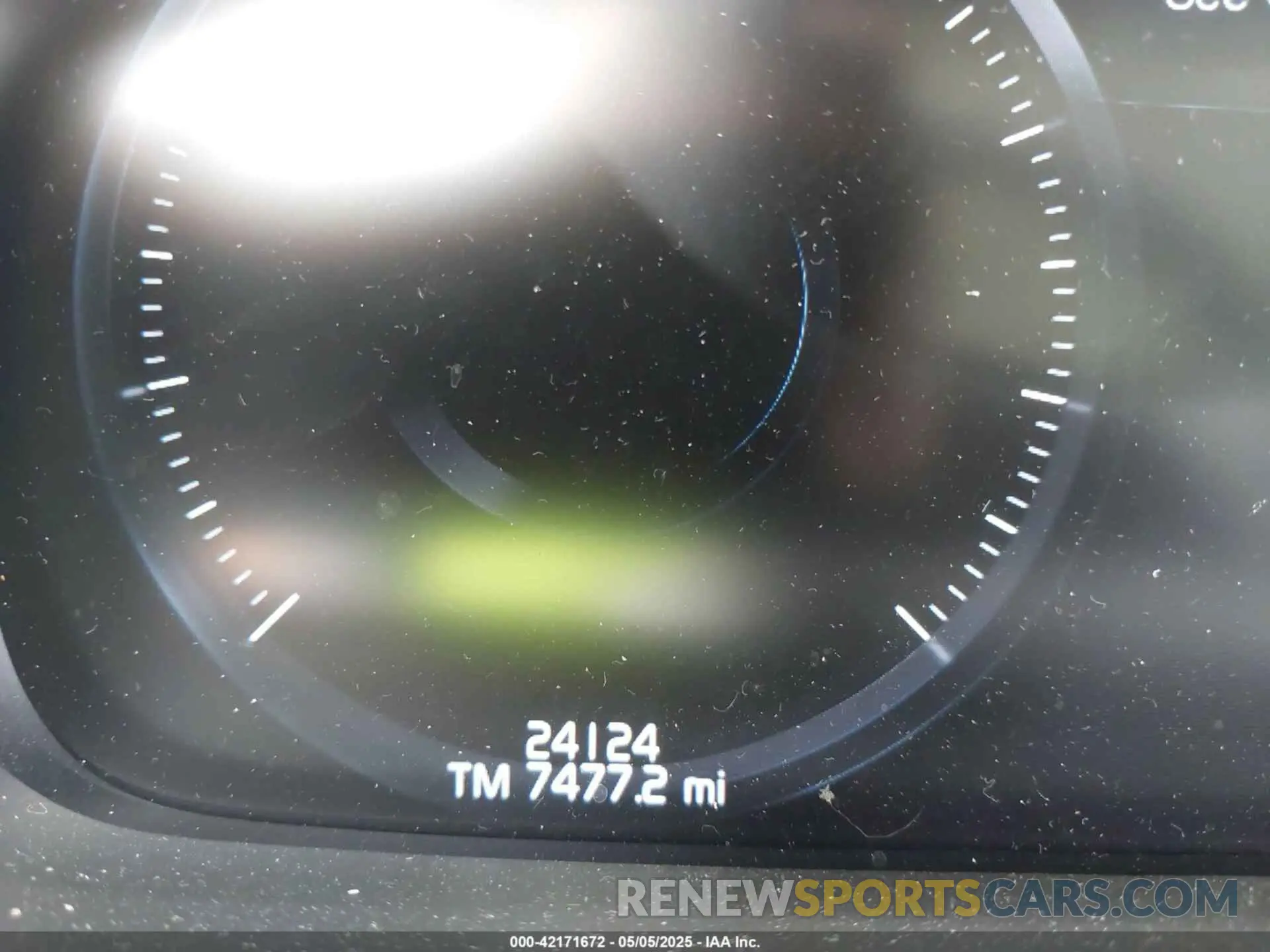 16 fotografías del automóvil dañado YV4102CK7M1735715 VOLVO XC90 2021
