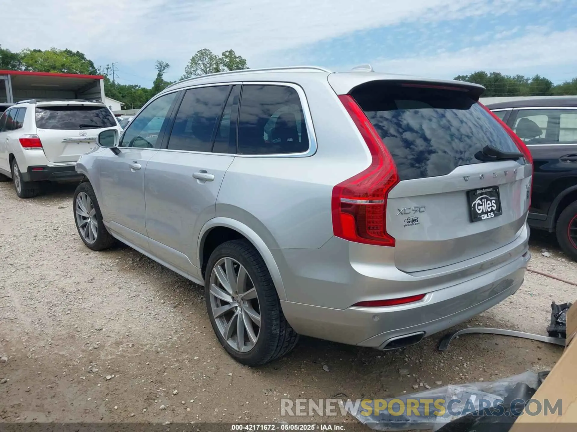 3 fotografías del automóvil dañado YV4102CK7M1735715 VOLVO XC90 2021